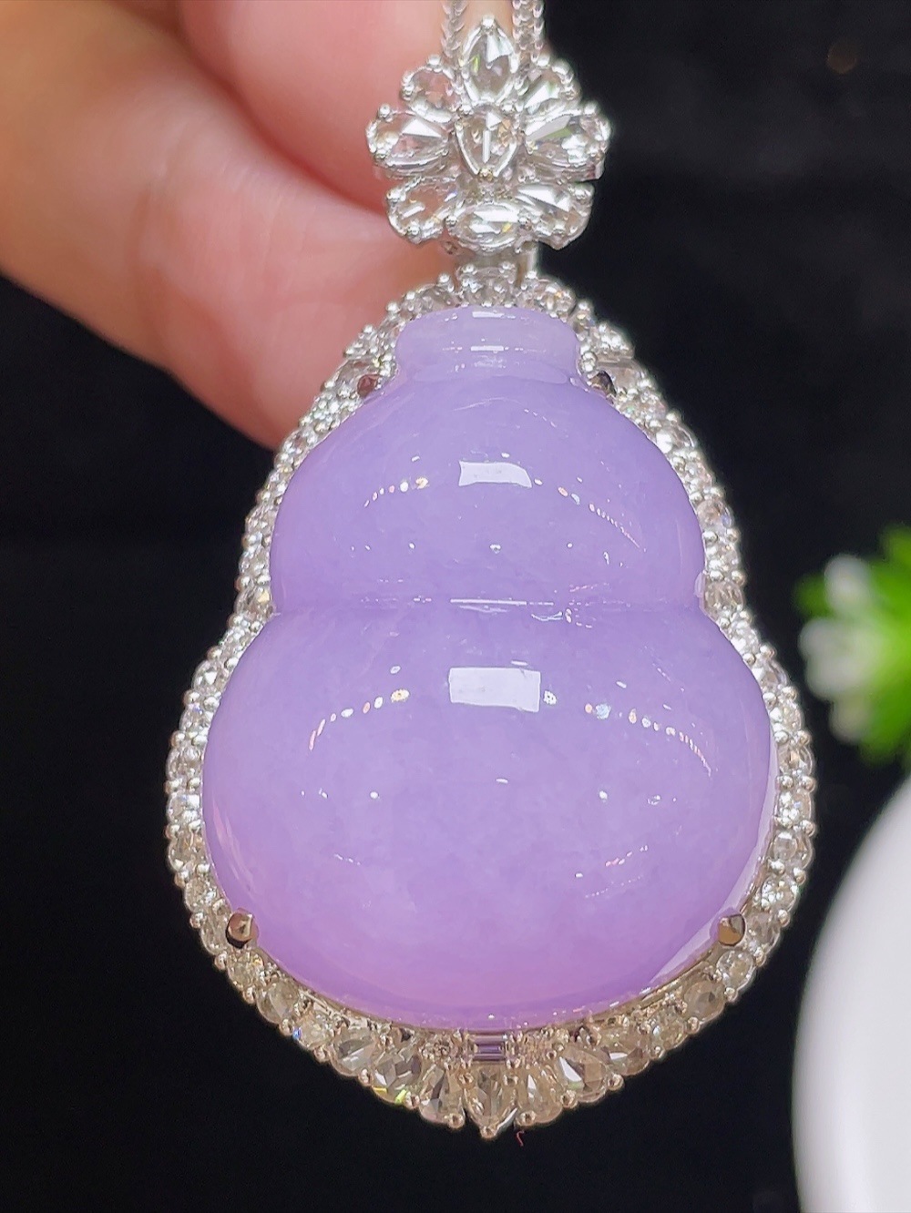 【高冰紫罗兰，大葫芦】大件饱满，通透水润，玉质细腻，翠色鲜艳，18k金奢华钻石镶嵌️，27.2-22.0-9.8