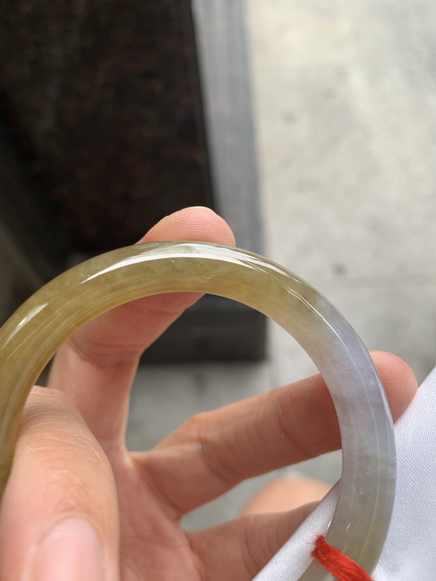 圆条冰黄翡 表皮微瑕疵 尺寸：49.5/8