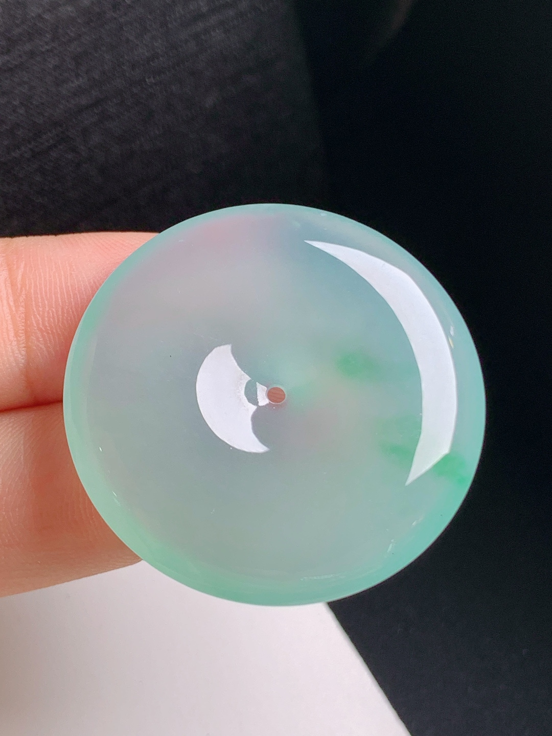 冰种飘绿平安扣，水润起胶，底色清爽，平安顺遂，裸石35.2-5.8