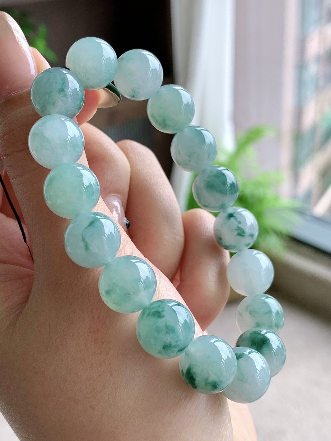 珠子冰飘花手串圆珠子手串,说明缅料性比高,尺寸12mm,重量51.2克