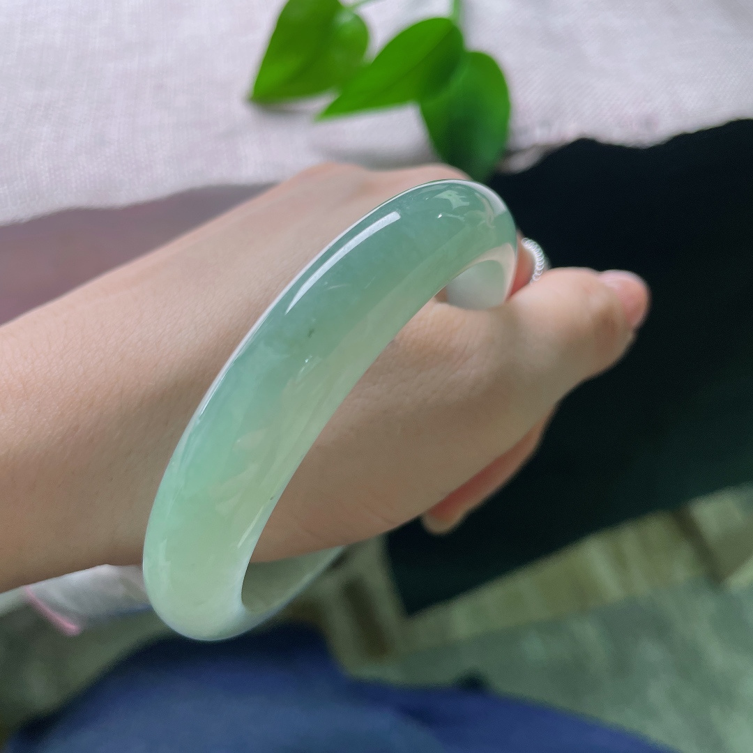 58.7/12.9/8.6，油青正圈，内纹，素圈不加雕琢，依靠天然色彩取胜，简约大气，自带诗意满满的东方氛围感。ss58178a