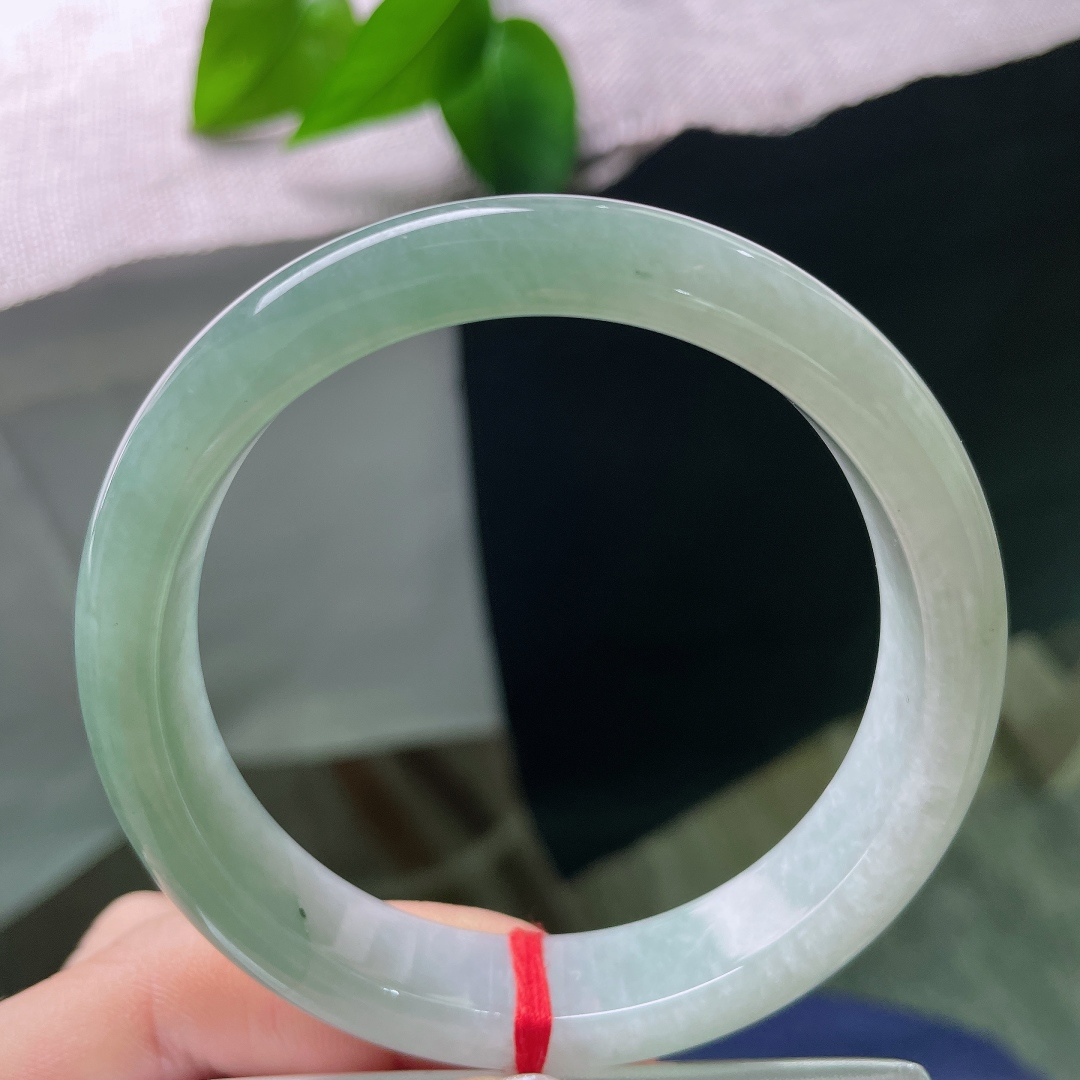 58.7/12.9/8.6，油青正圈，内纹，素圈不加雕琢，依靠天然色彩取胜，简约大气，自带诗意满满的东方氛围感。ss58178a