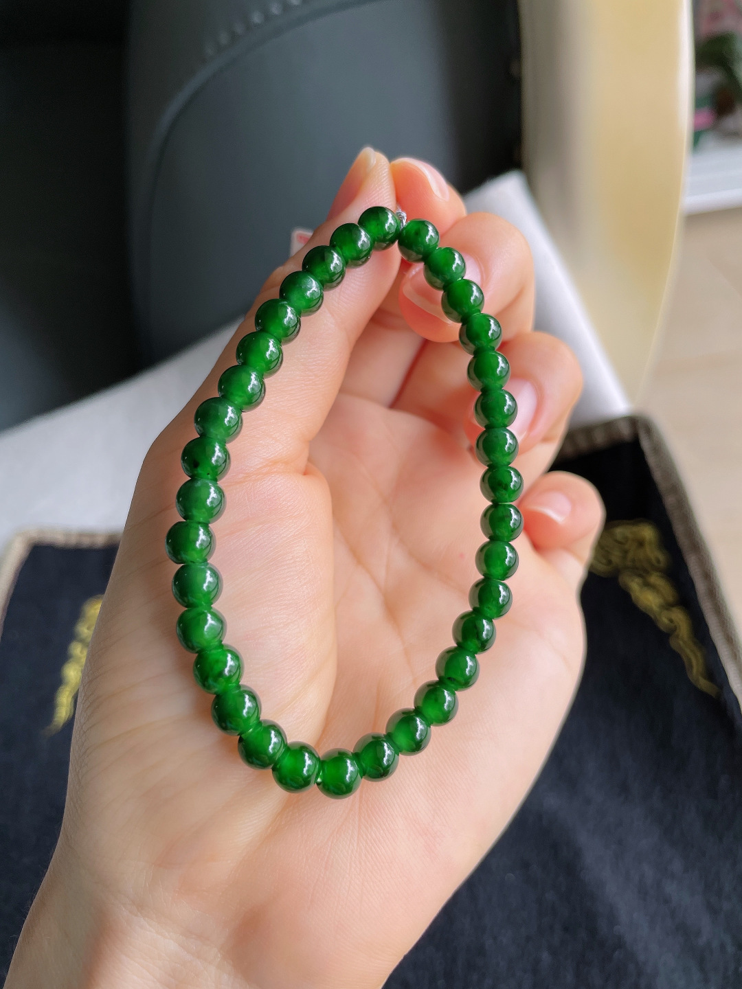 ️，天然翡翠A货，冰满绿手串，尺寸：6.2mm。【编4164】