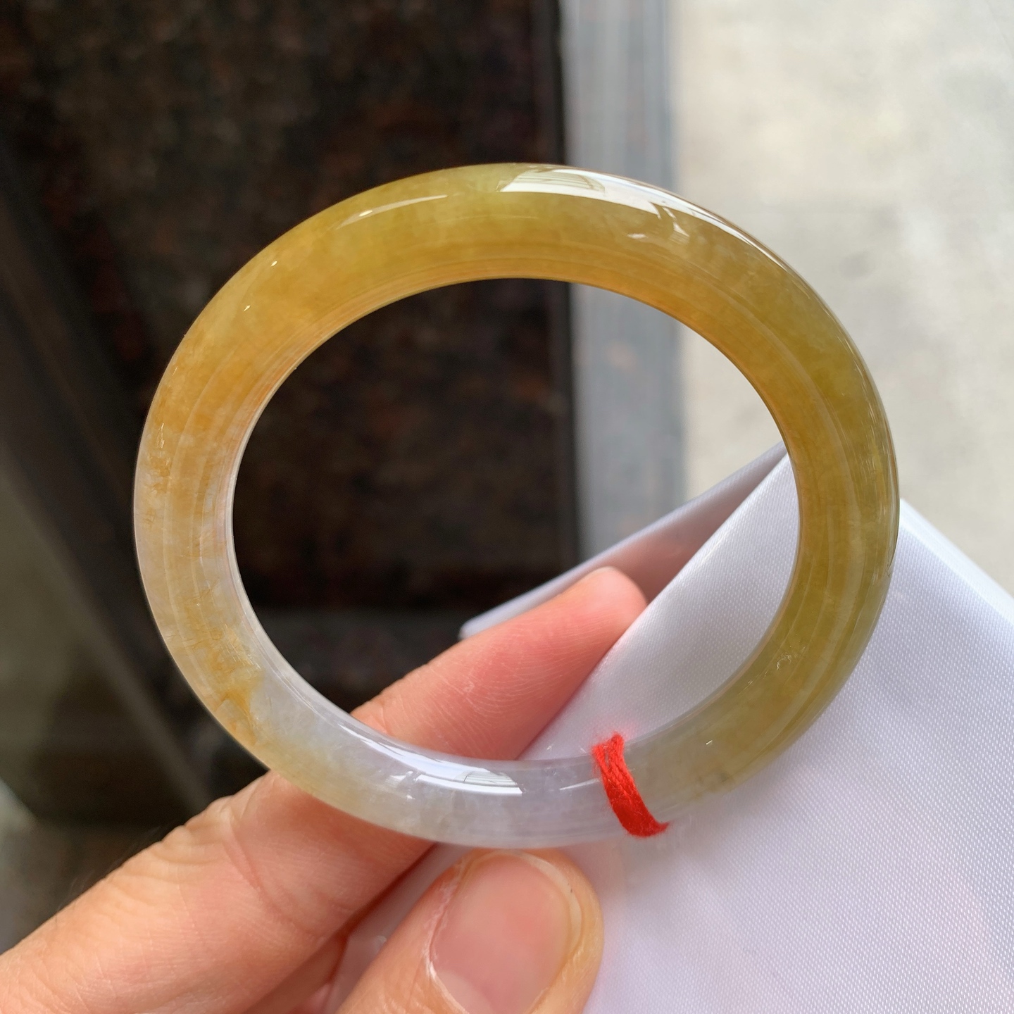 圆条冰黄翡 表皮微瑕疵 尺寸：49.5/8