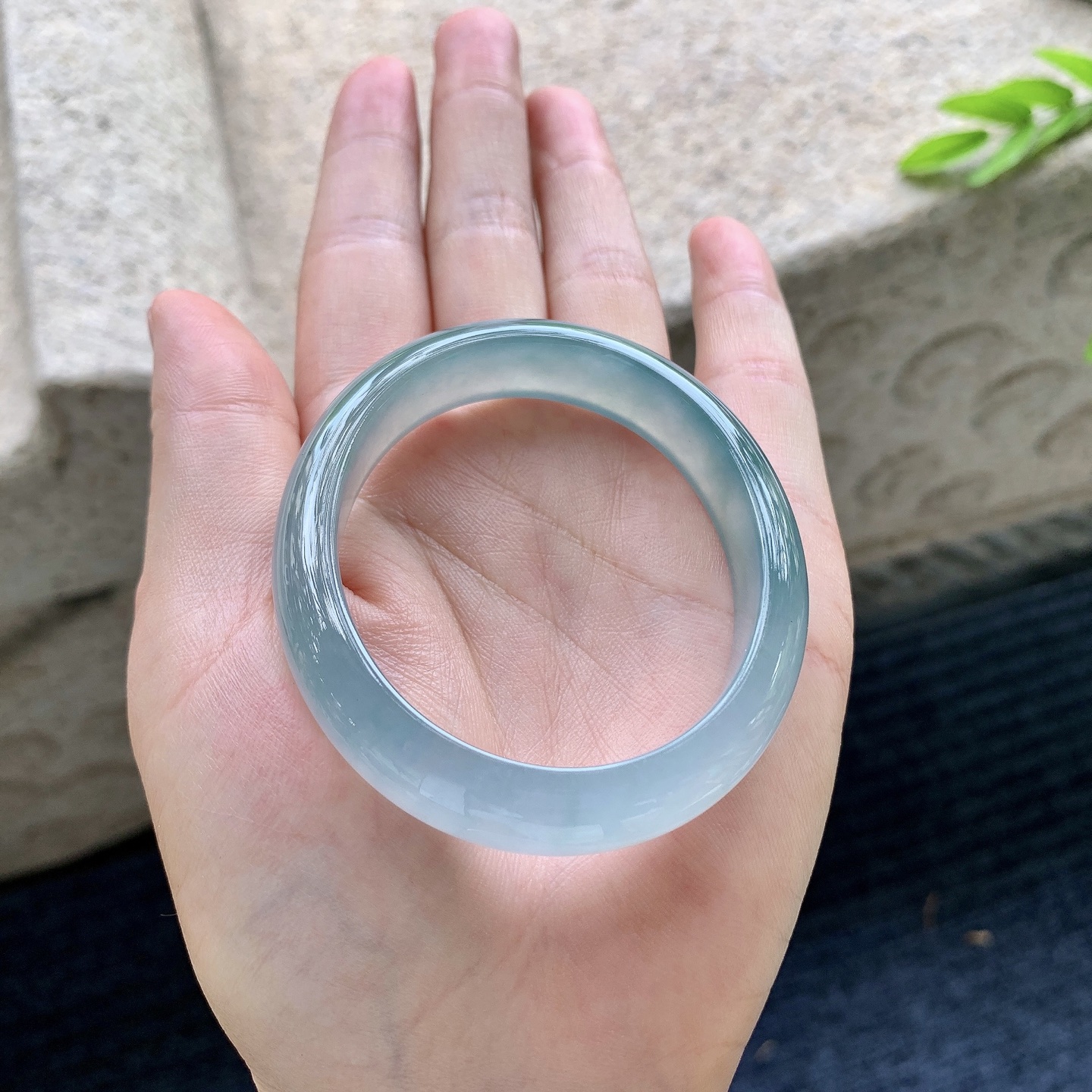 糯冰晴蓝，水润，种老，细腻，打灯有棉线
