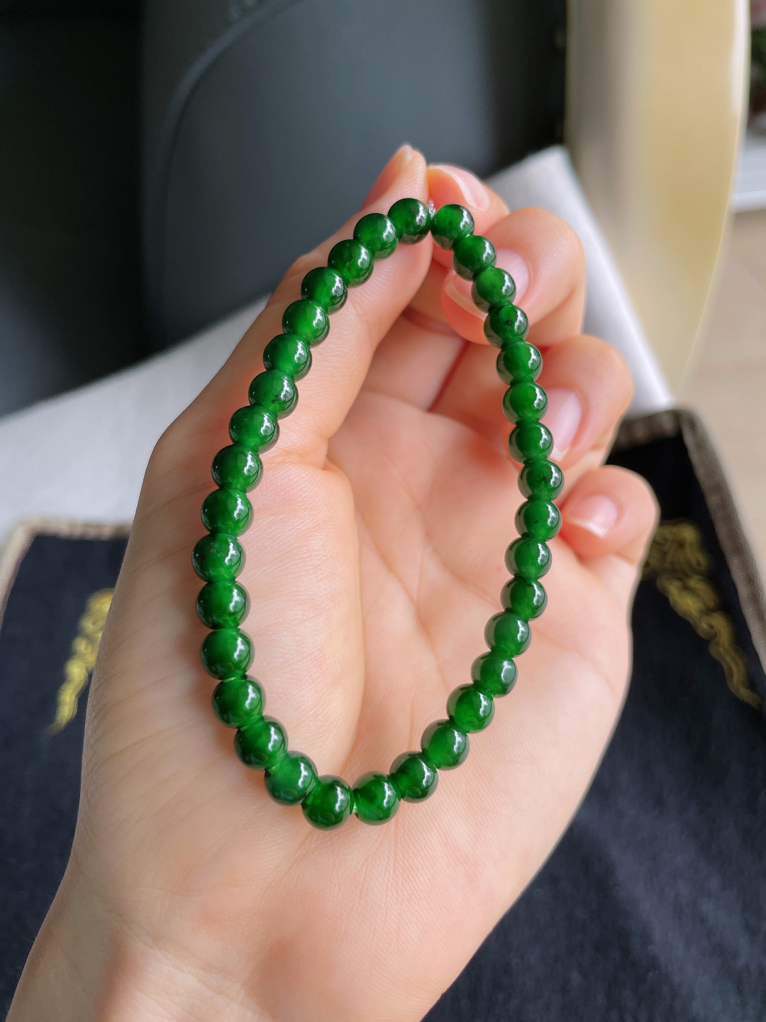 ️，天然翡翠A货，冰满绿手串，尺寸：6.2mm。【编4164】