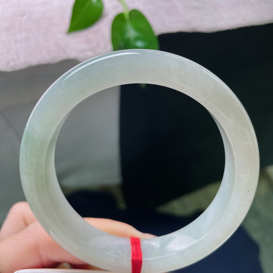 淡绿底正圈，水润，种水十足，温婉可人，简约大方，无裂，ss58153a