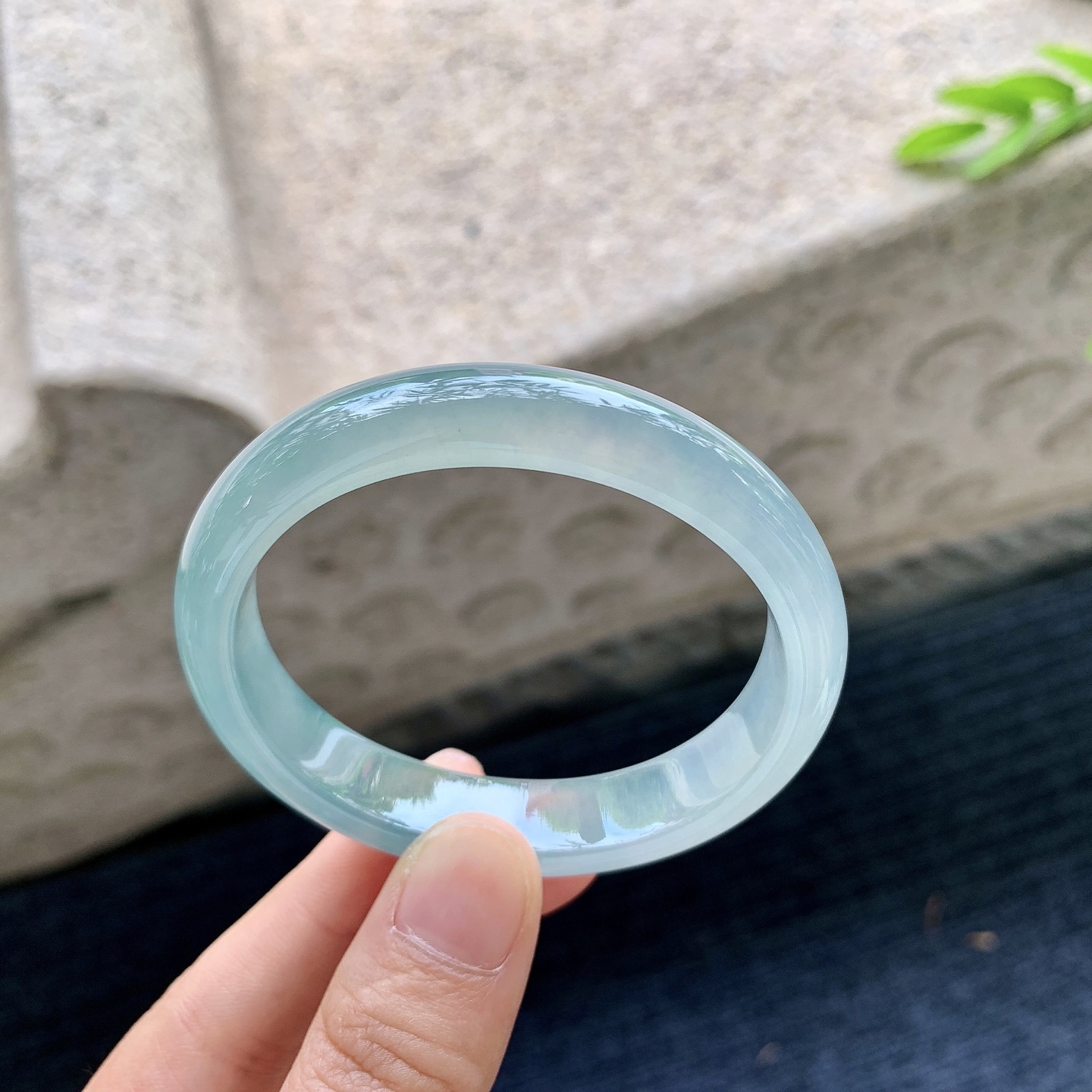 糯冰晴蓝，水润，种老，细腻，打灯有棉线