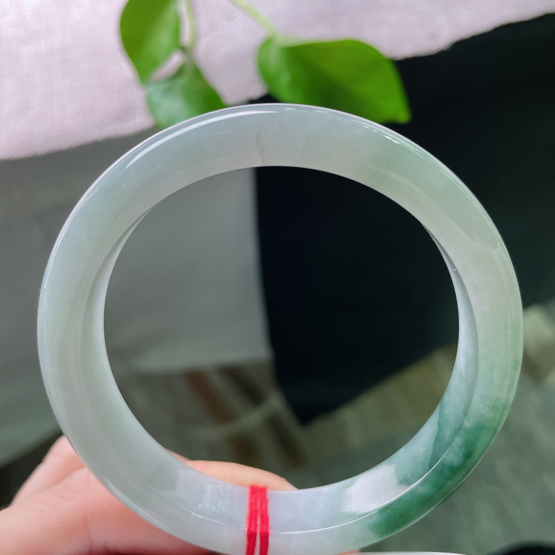 油绿正圈，青白瓷系，水头好，种老，古典婉约，皮纹，ss58141a