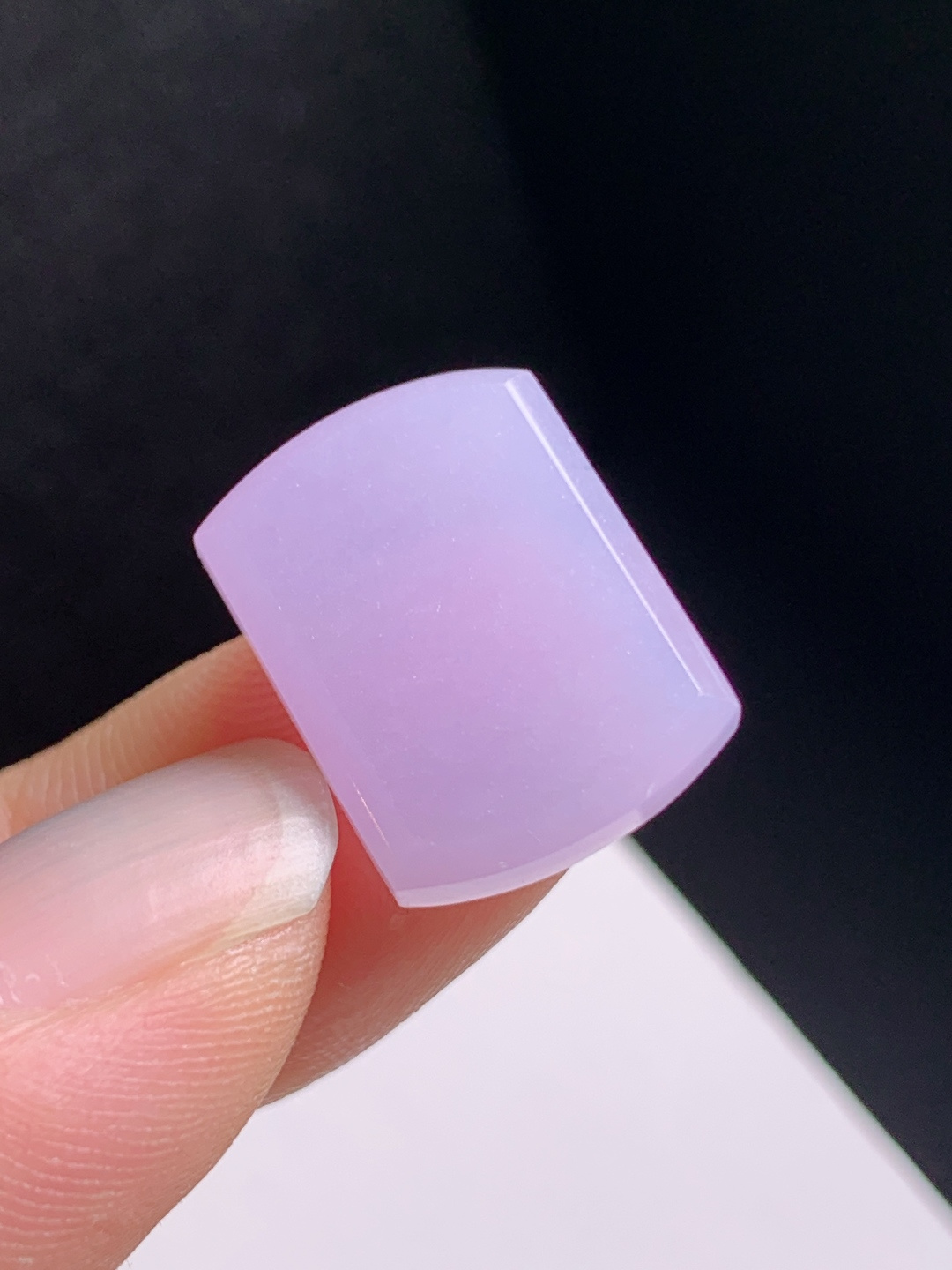 冰粉紫方牌裸石，色泽浓郁，质地细腻，温婉大气，裸石18.5-23.5-3.3