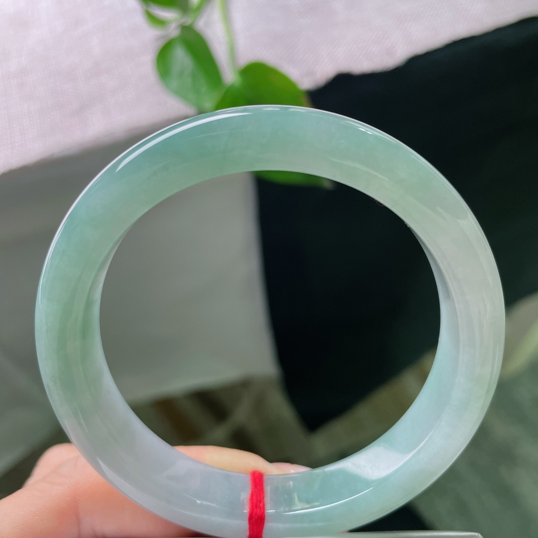 59/11.6/8.0，绿底正圈，无裂，如一潭幽静湖水，气质低调从容，优雅脱俗。ss58207a