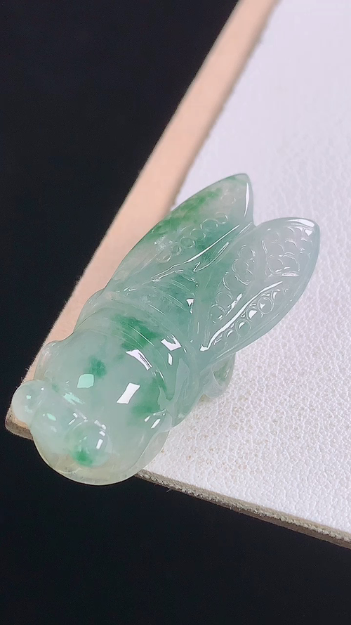 冰飘花一鸣惊人，无裂，尺寸:33.6-15.6-10.9mm