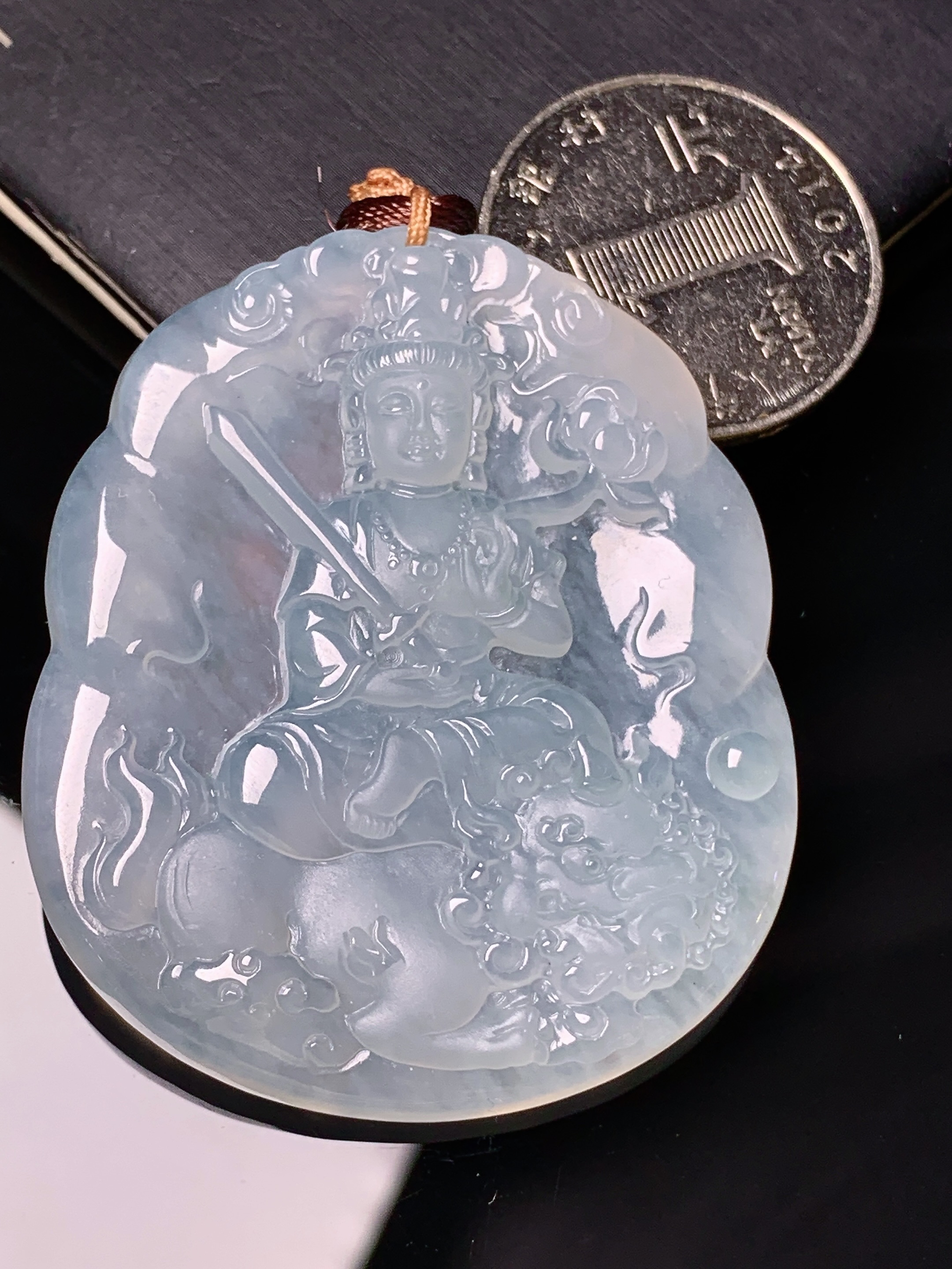 冰种文殊观音菩萨吊坠 玉质细腻 色泽艳丽清新 水润亮眼 整体尺寸50*42.5*5.6 b2