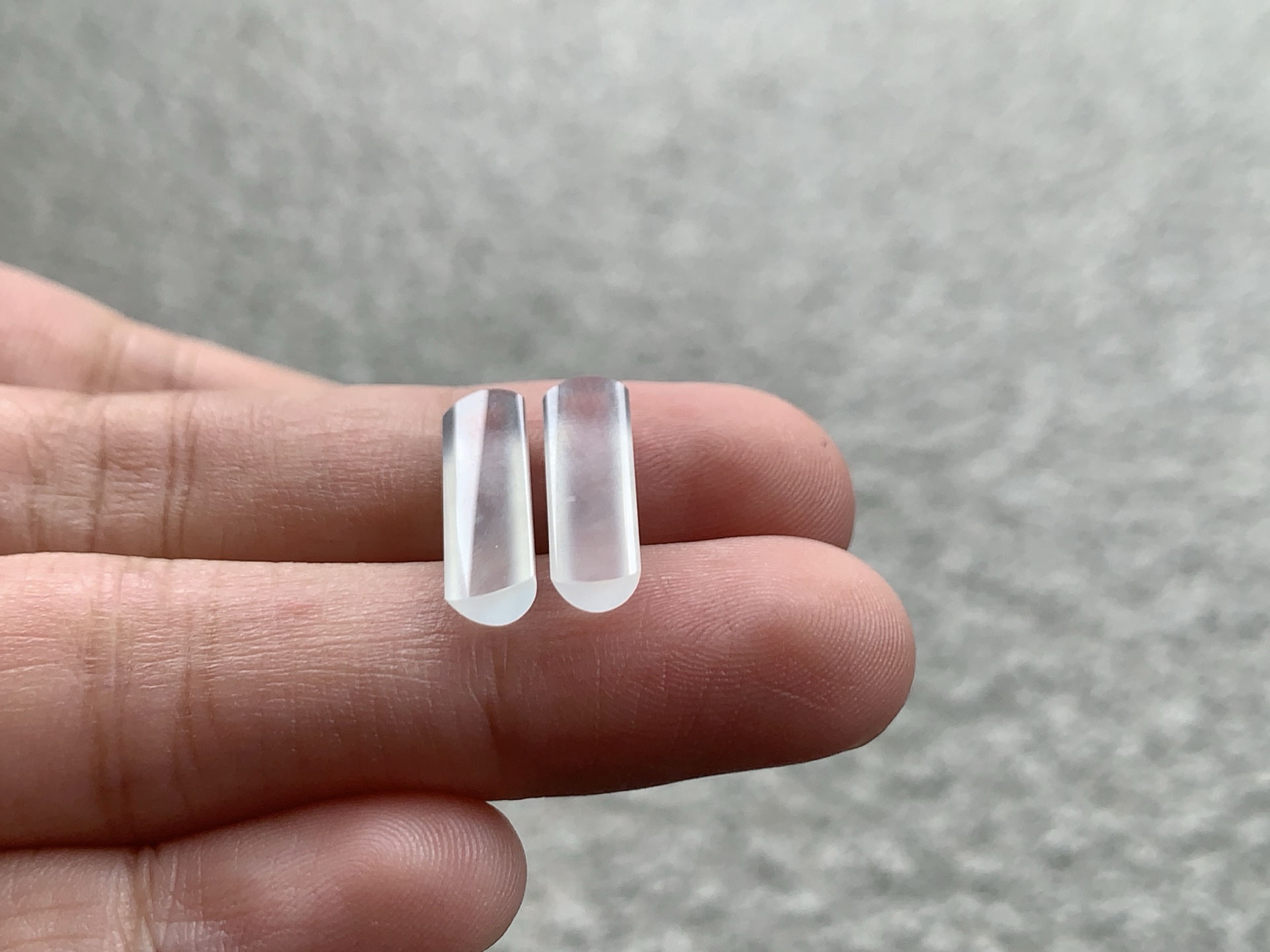 冰马鞍一对，尺寸：14×4.5×2.6 / 14×4.5×2.7