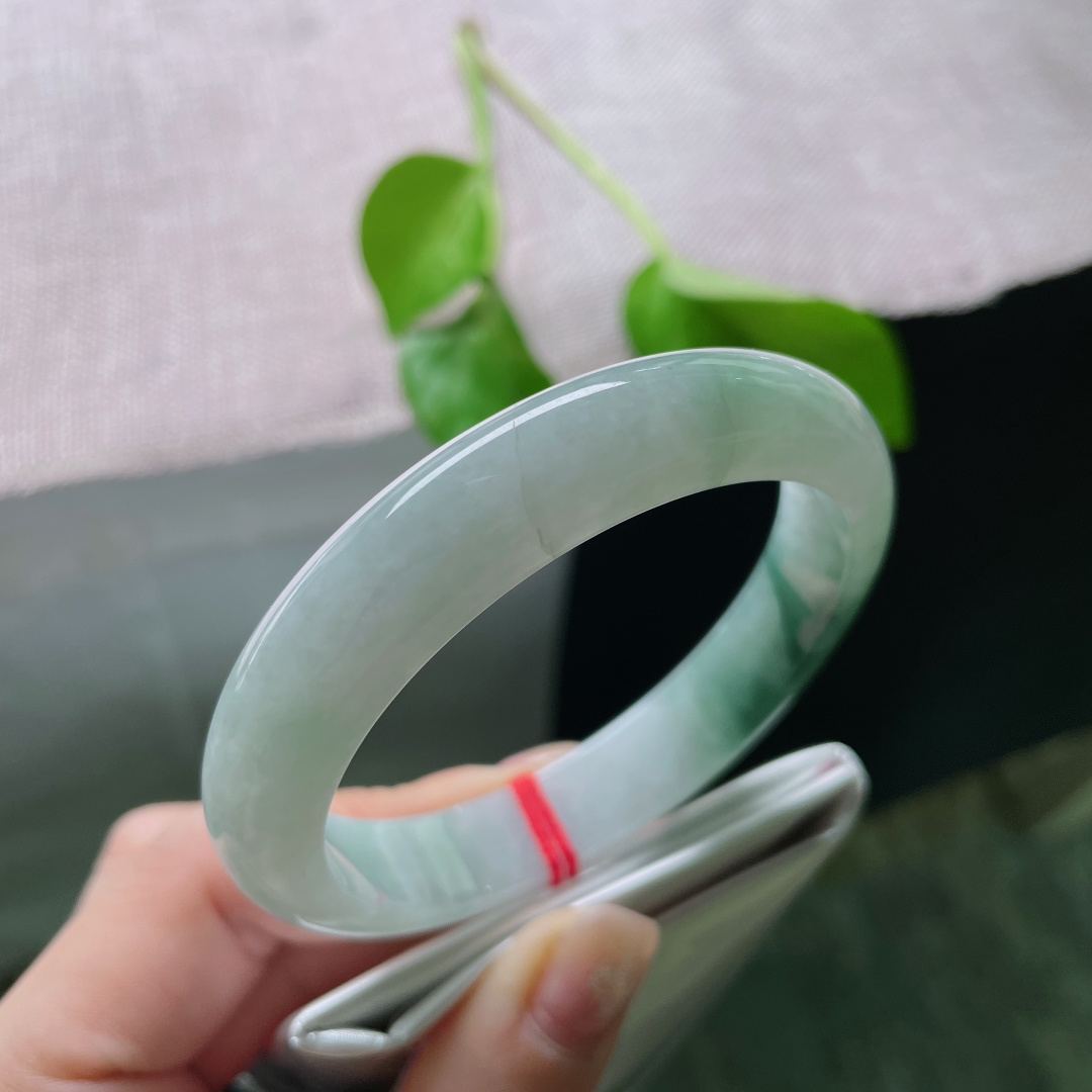 油绿正圈，青白瓷系，水头好，种老，古典婉约，皮纹，ss58141a