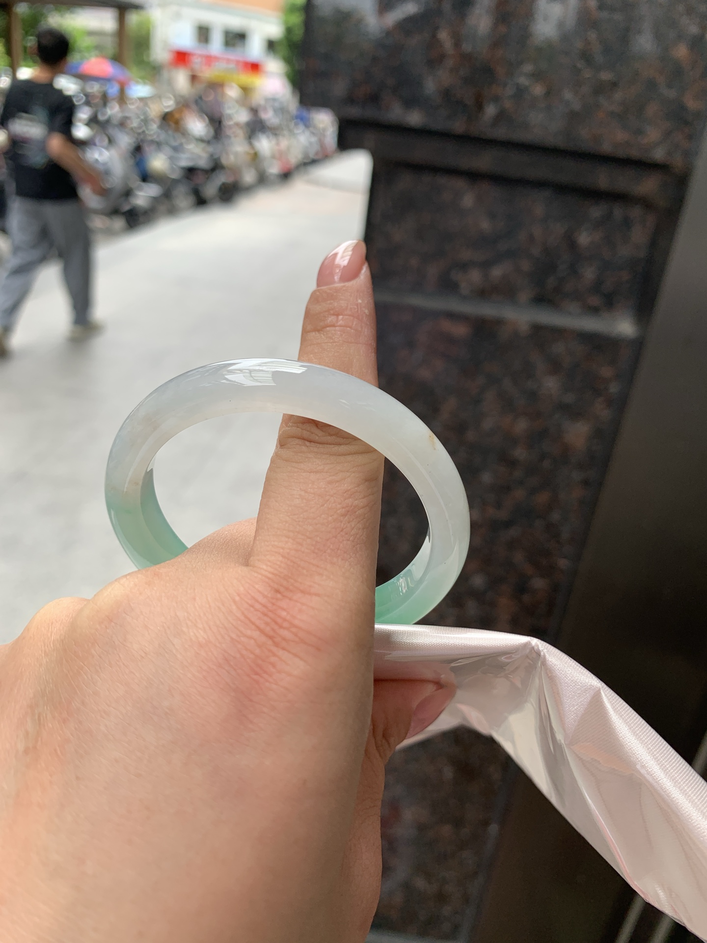 冰绿贵妃,打灯细棉纹,有沙眼微扣