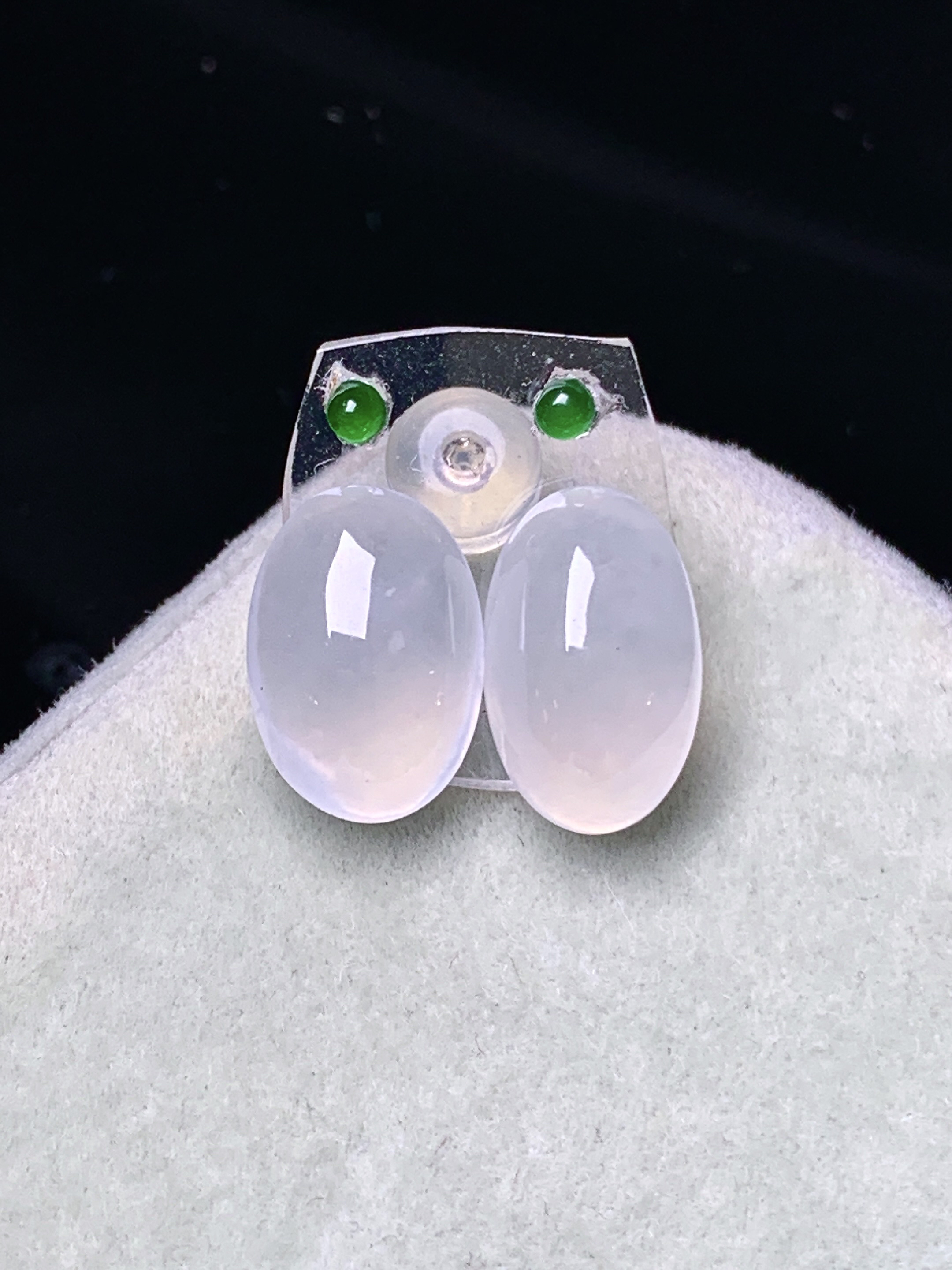 镶嵌款 冰种蛋面一对 玉质细腻 色泽艳丽清新 水润亮眼 整体尺寸12*7.7*5.2 2x