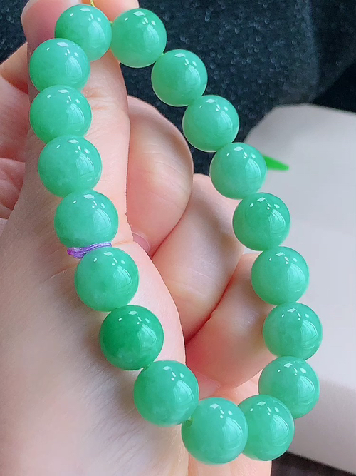 ️ 满绿手串，尺寸取一10.7mm，包A附证书