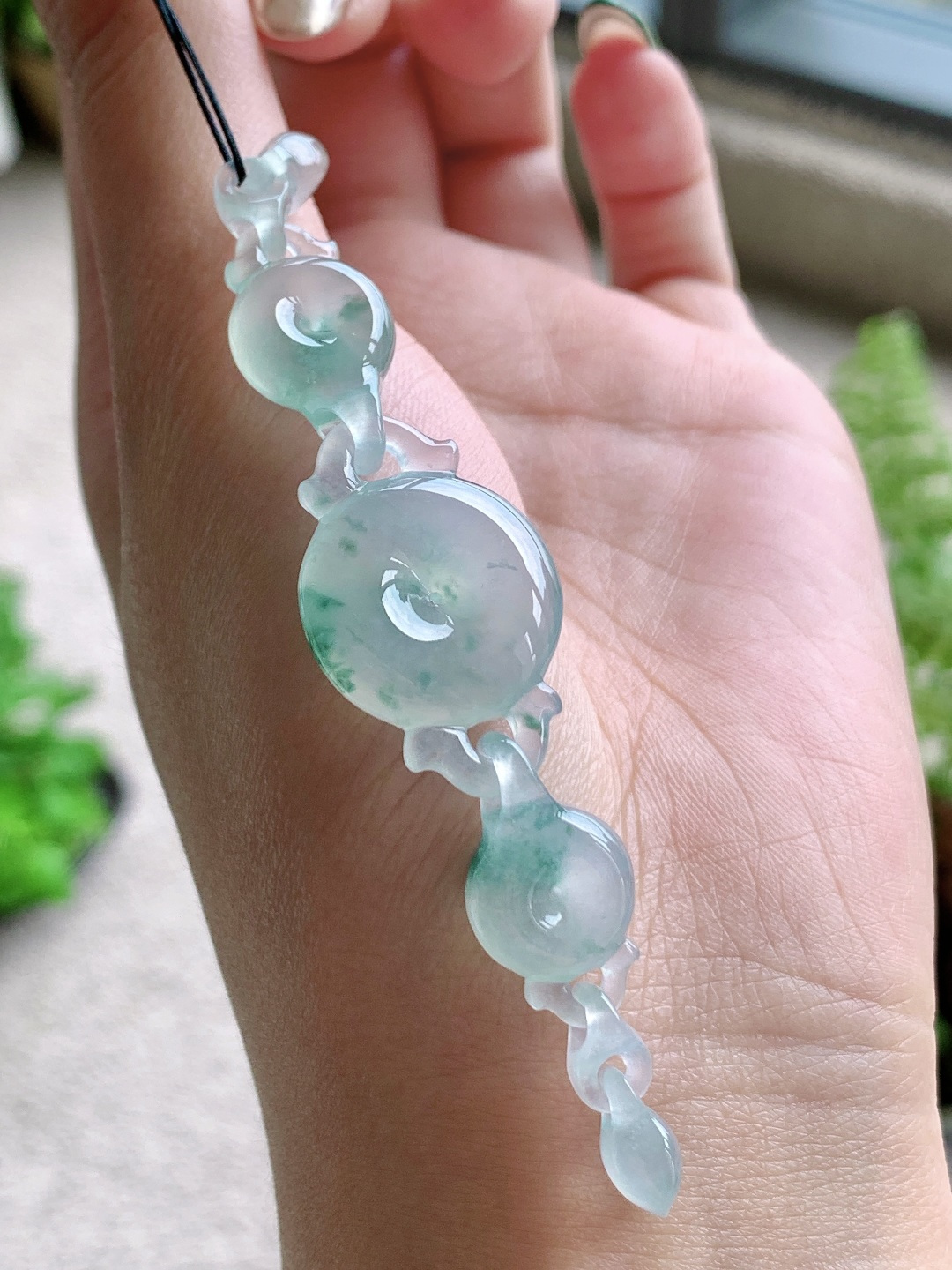 🫧冰种飘花龙骨链,说明:缅甸 性比高 厚装,尺寸:91.2-19.5-6,重量:12克