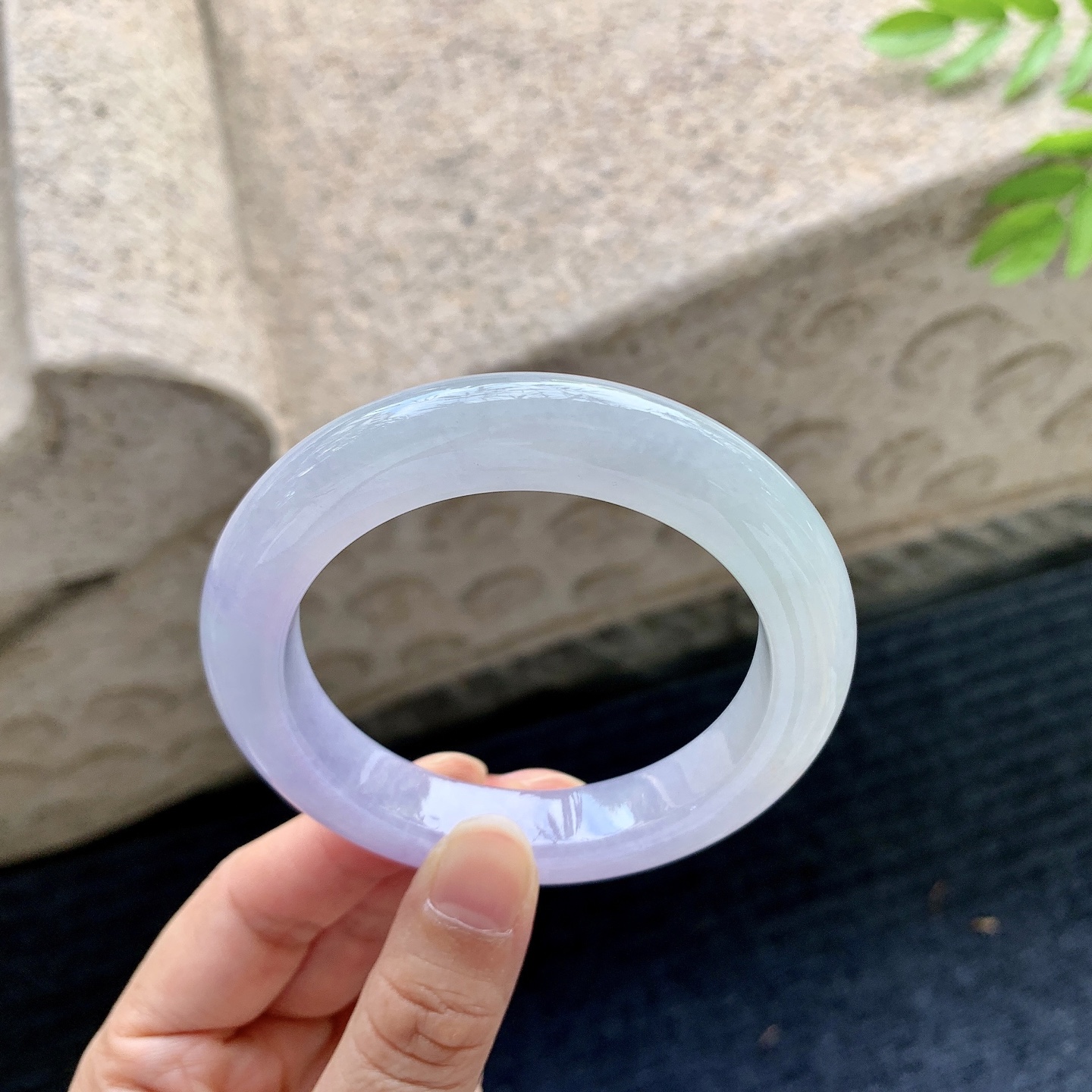 正圈54 55，圈口55/11.3/10，编码T1090430，描述冰糯，水润，种老，细腻，打灯有棉线