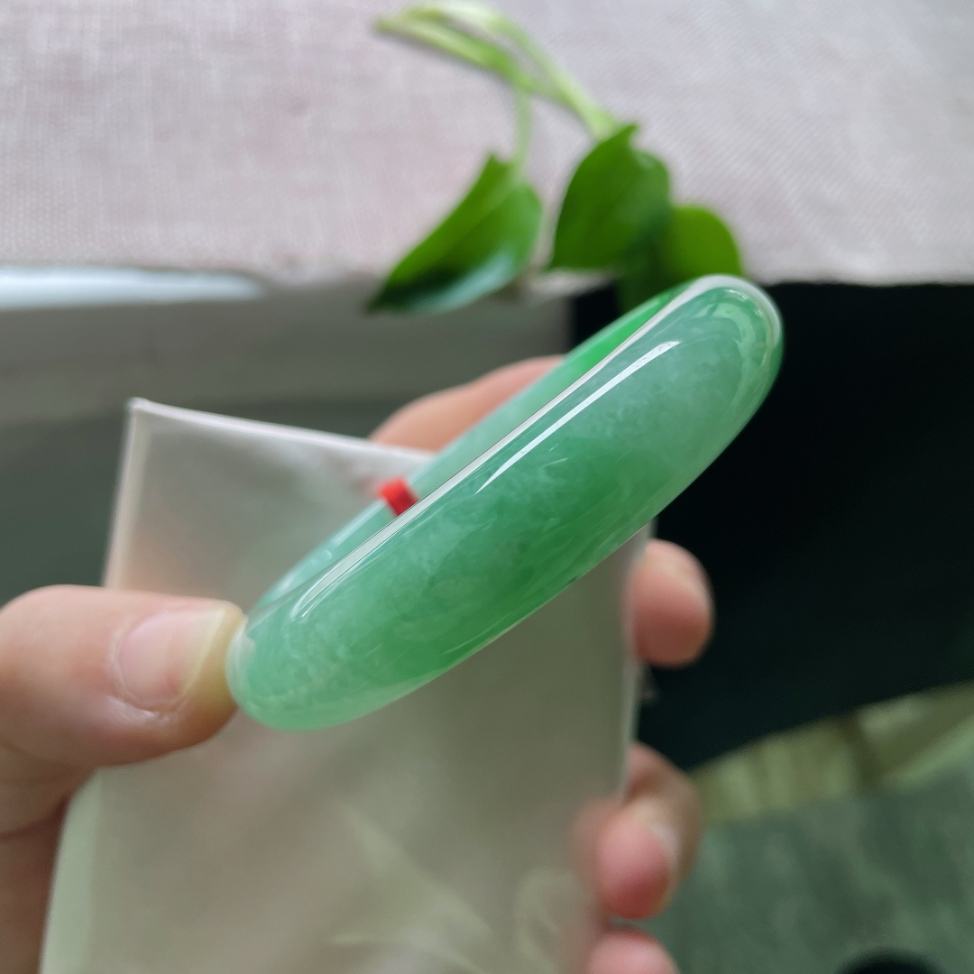 52.8/12.9/8.1，绿底正圈，是大地沉淀的目光，是值得世代珍藏的一眼万年。无裂，洒金，ss58111a
