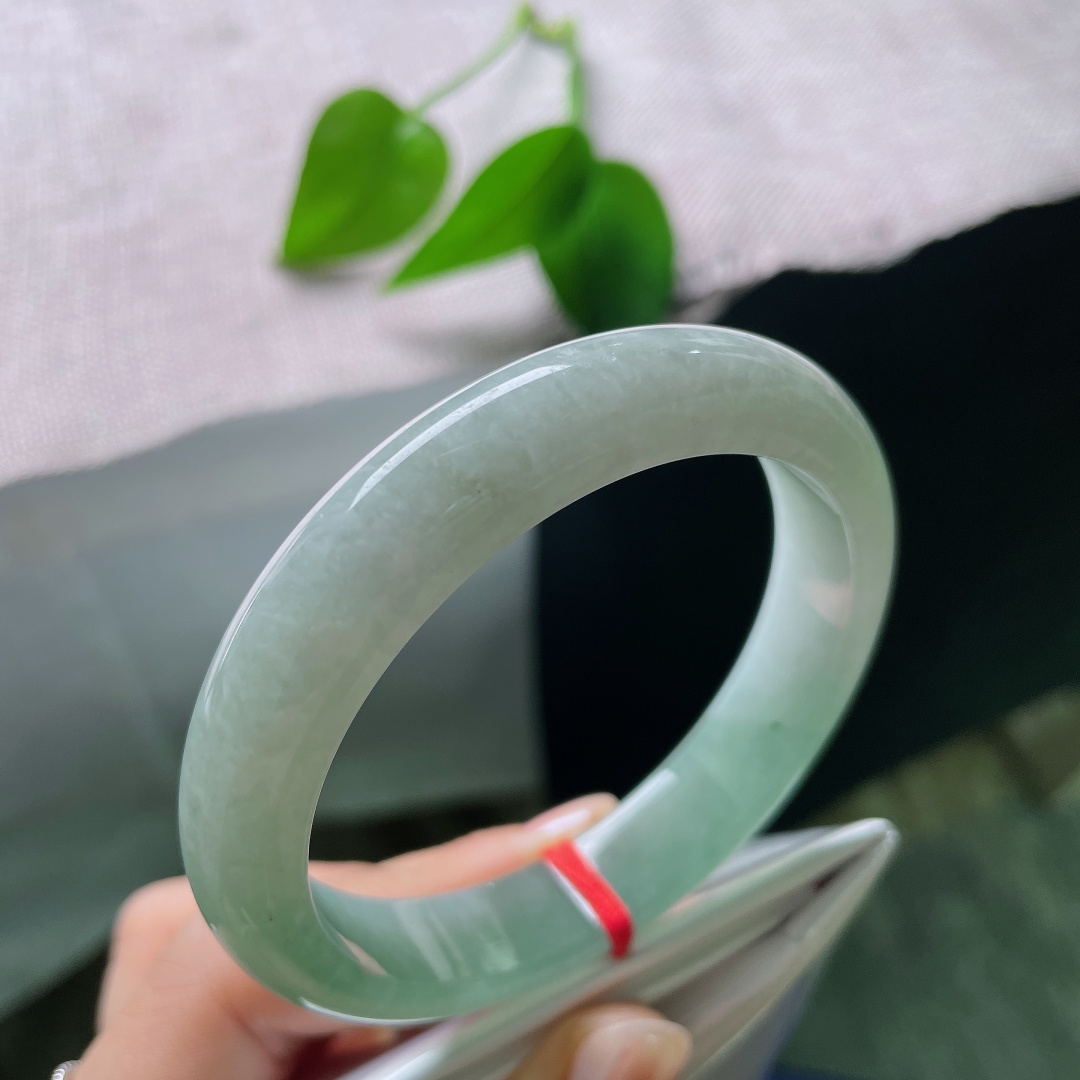 58.7/12.9/8.6，油青正圈，内纹，素圈不加雕琢，依靠天然色彩取胜，简约大气，自带诗意满满的东方氛围感。ss58178a