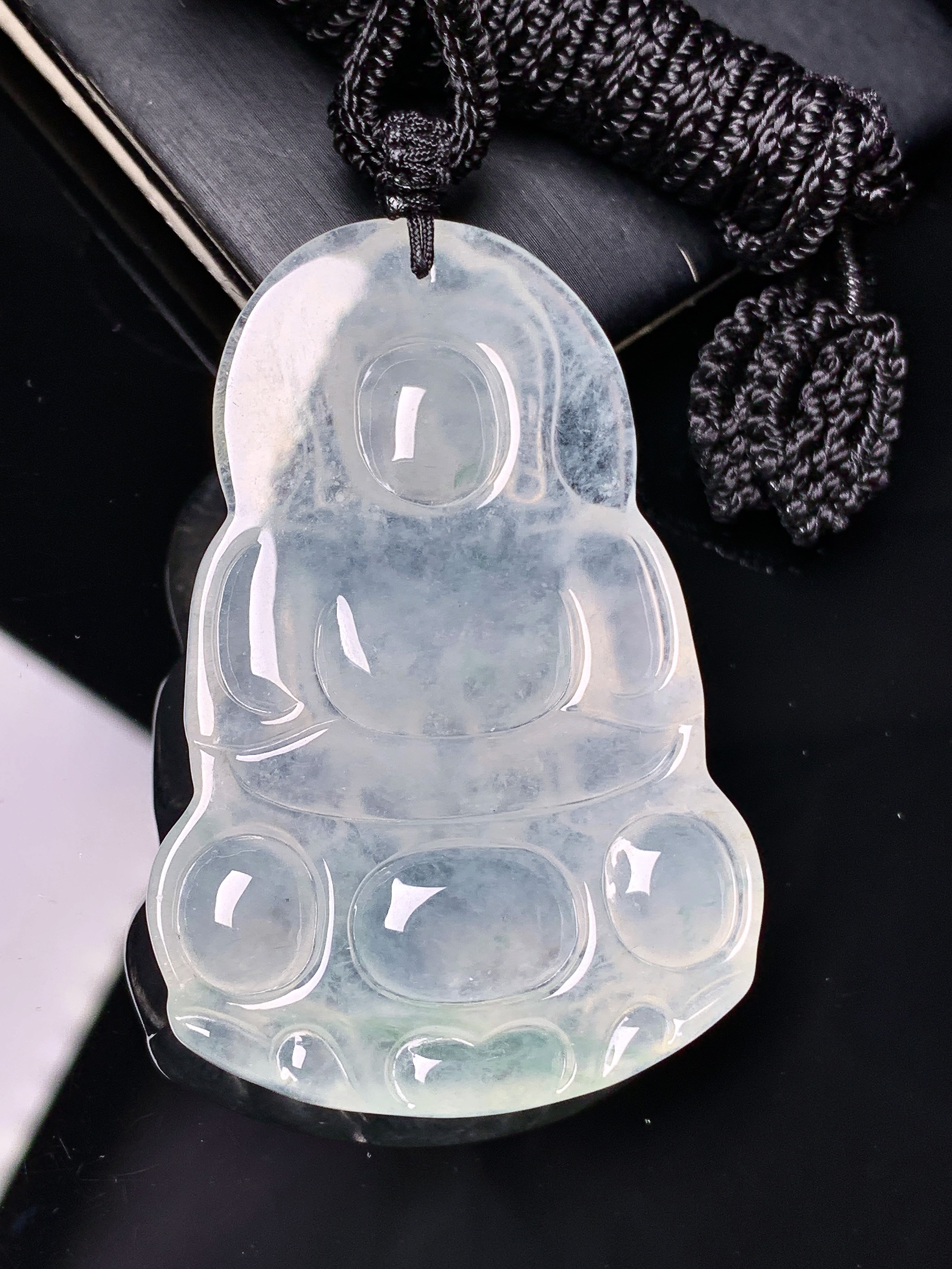 冰种观音菩萨吊坠 玉质细腻 色泽艳丽清新 水润亮眼 整体尺寸53.6*36*6.2 x3