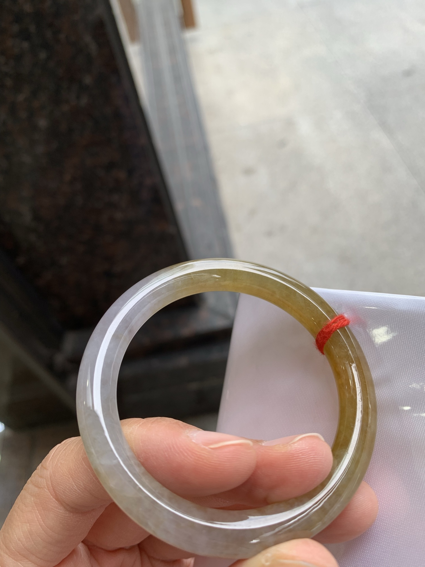 圆条冰黄翡 表皮微瑕疵 尺寸：49.5/8