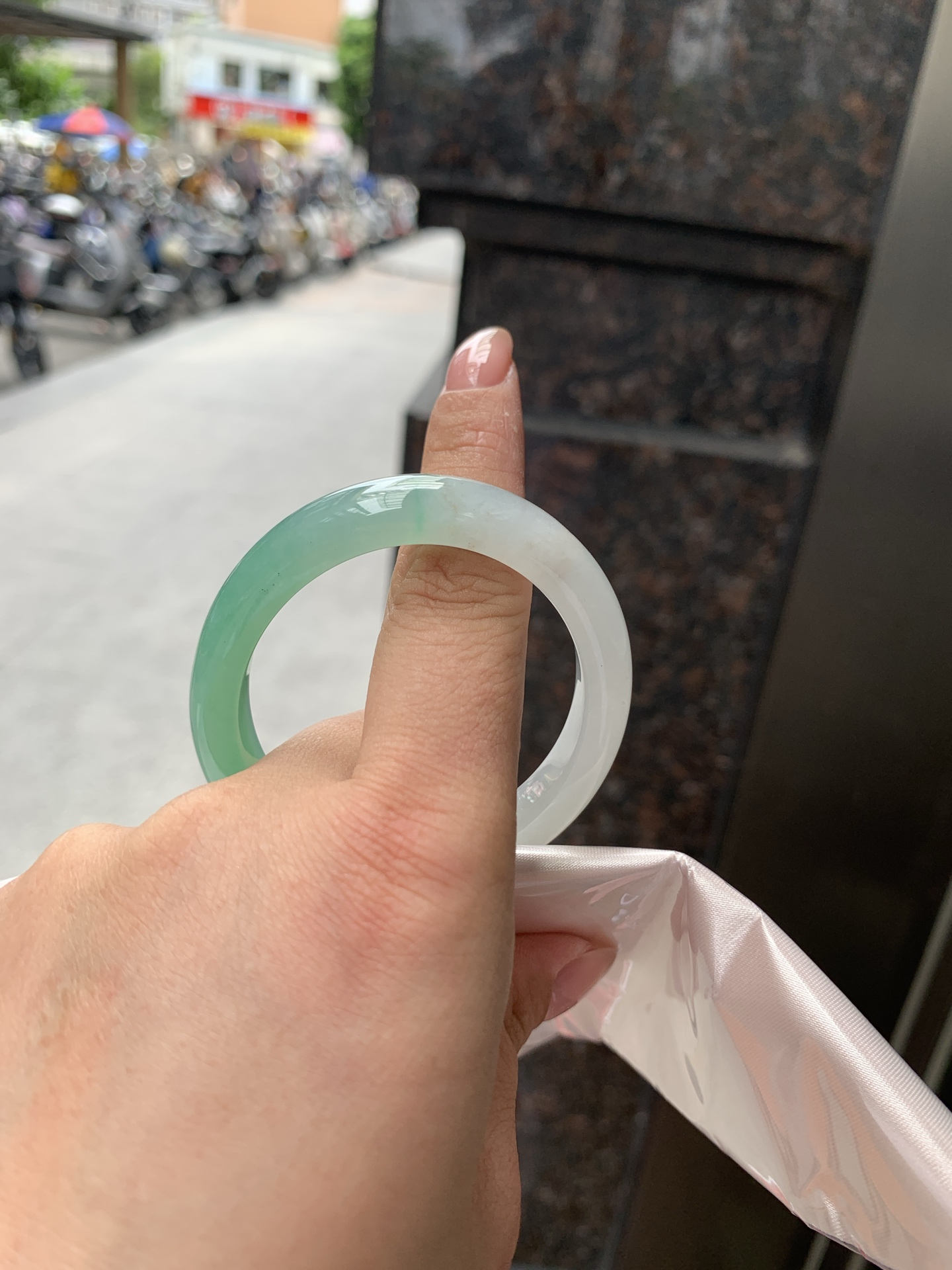 冰绿贵妃,打灯细棉纹,有沙眼微扣