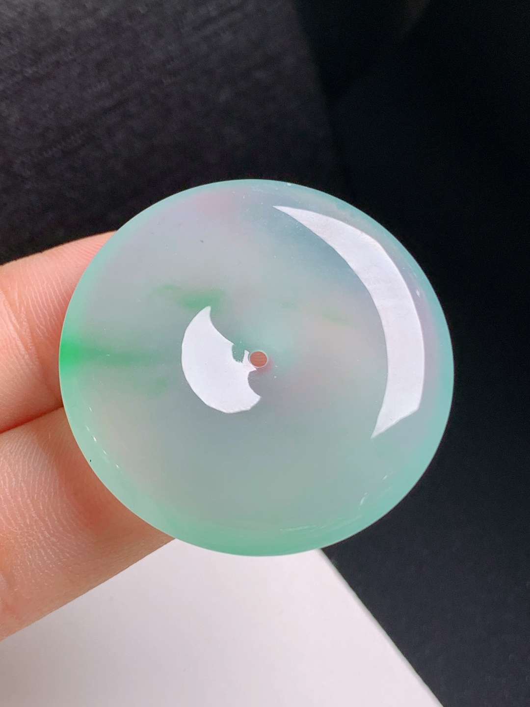 冰种飘绿平安扣，水润起胶，底色清爽，平安顺遂，裸石35.2-5.8