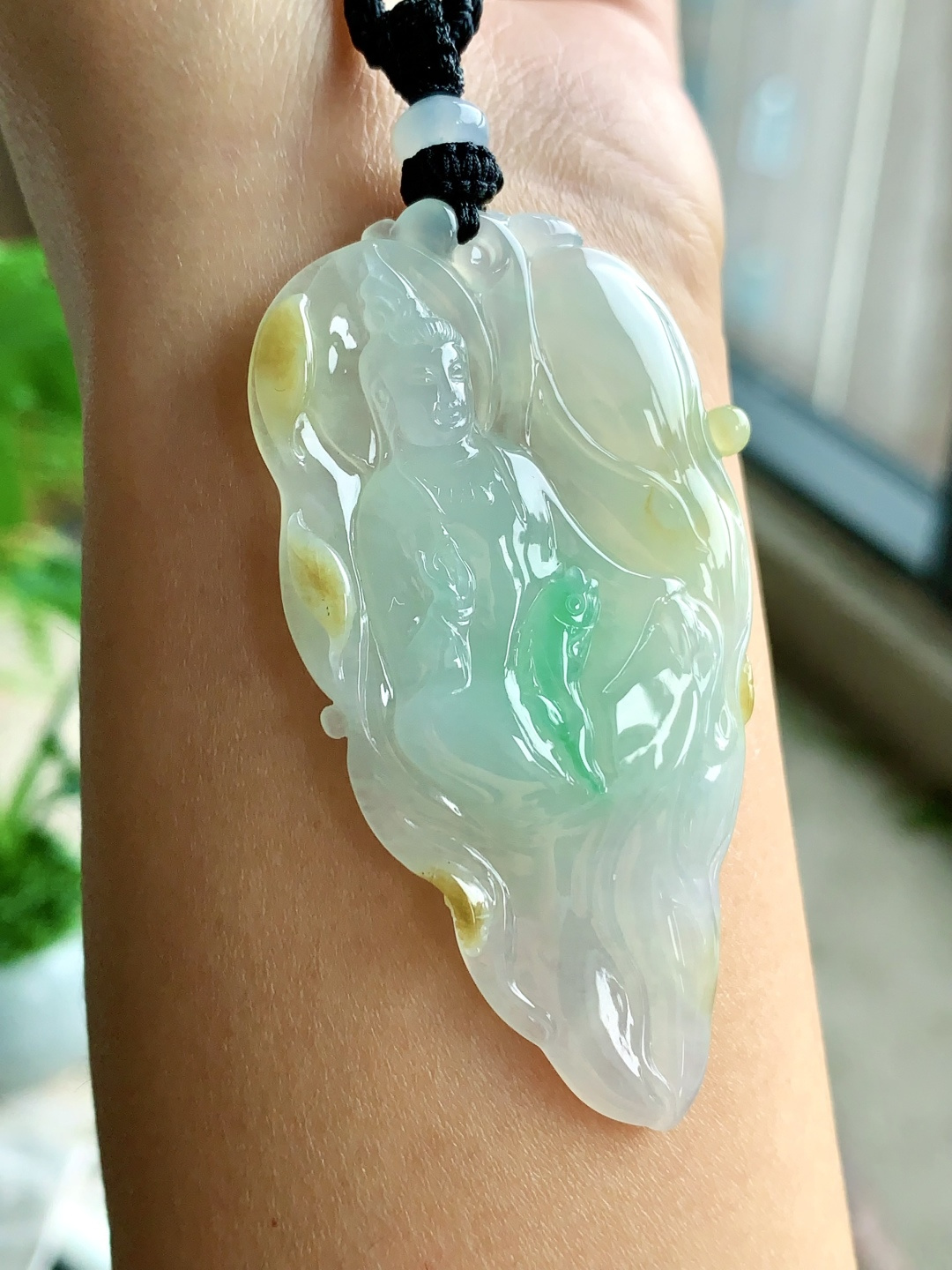 冰飘黄翡飘绿花素衣观音牌吊坠，缅料性比高厚装飘花，尺寸66.5-33.7-6，重量22克