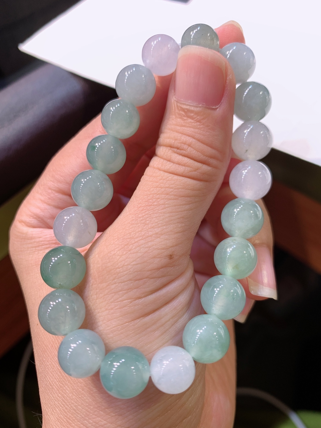 冰种珠珠手串，色彩柔和，珠体圆润，温婉雅致