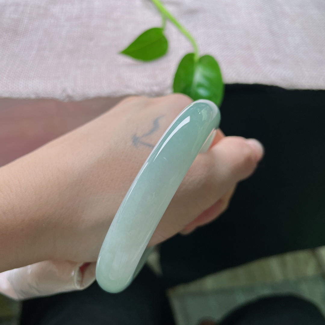 淡绿底正圈，肉质细腻干净，芙蓉肉，清浅伊人，种老，无裂，ss55442a