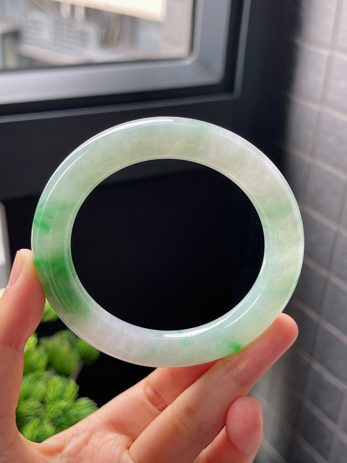 圈口56，冰糯种飘花翡翠圆条手镯9.4