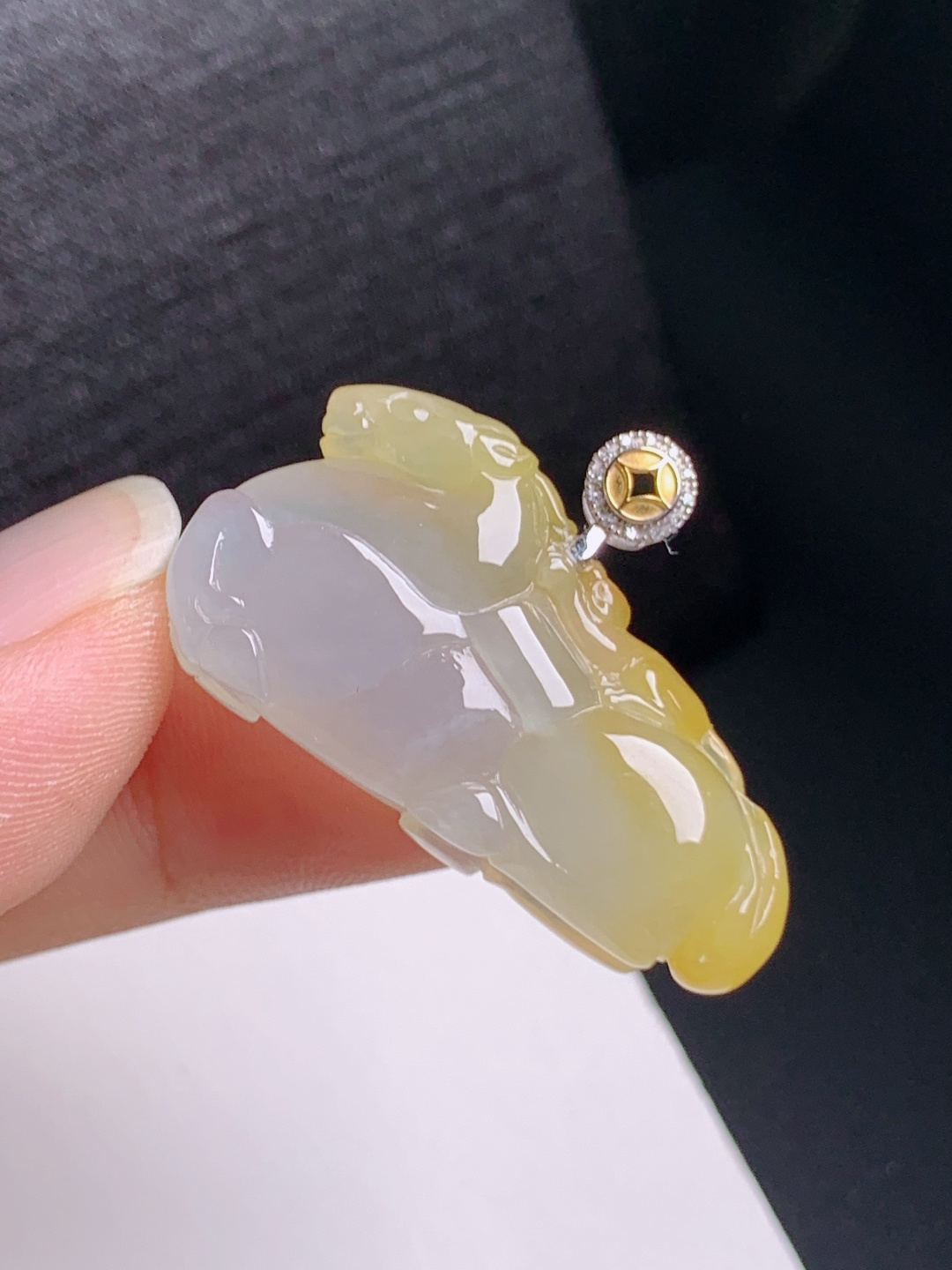 黄翡唐马吊坠，水润通透，雕工立体，马到功成，裸石18.3-33.8-7.922.6，083108