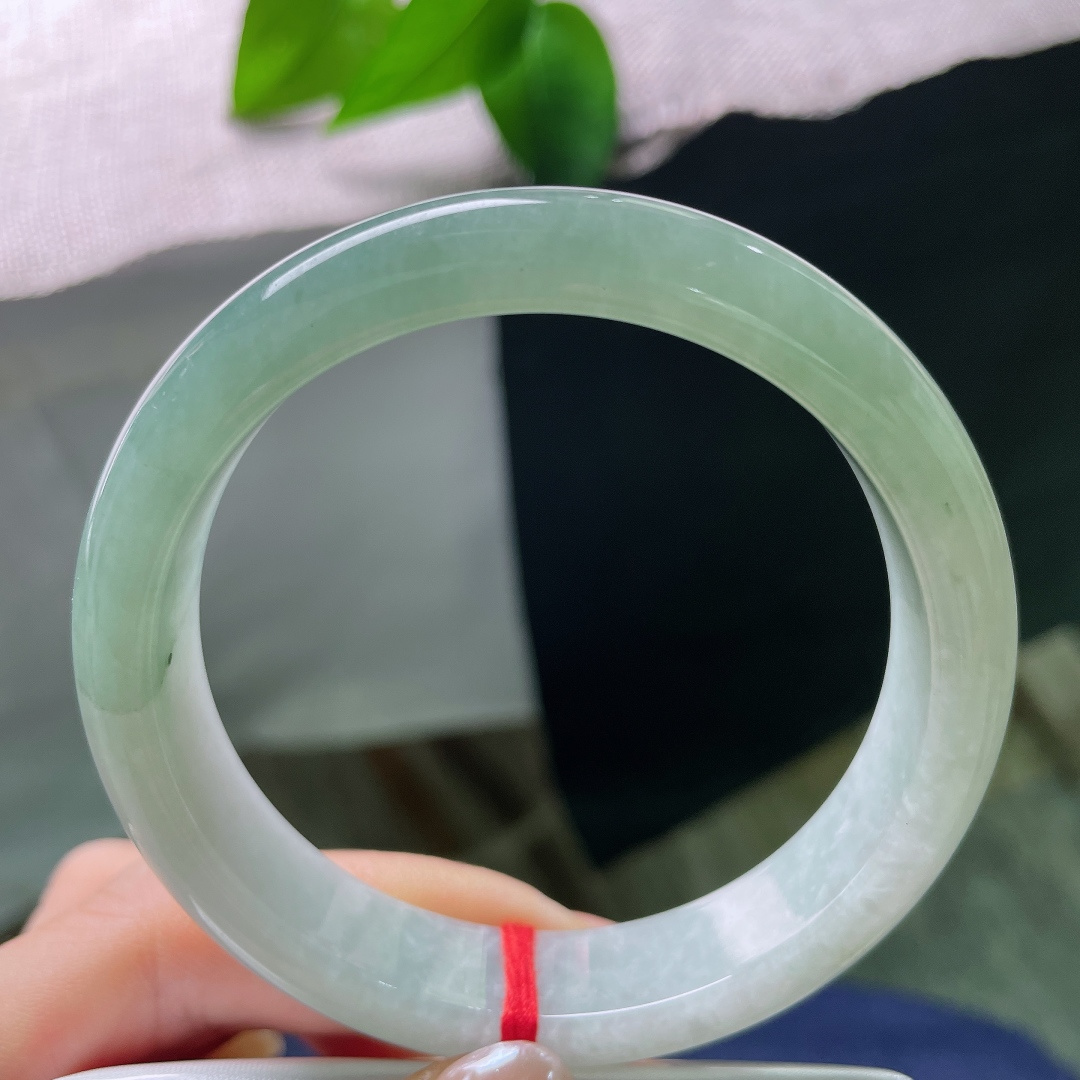 58.7/12.9/8.6，油青正圈，内纹，素圈不加雕琢，依靠天然色彩取胜，简约大气，自带诗意满满的
