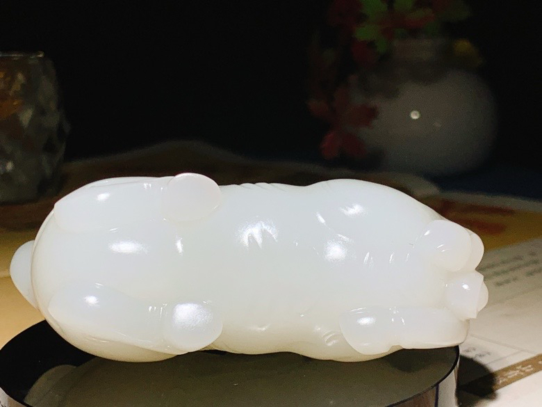 收藏级！新疆和田玉羊脂白玉马到成功马把件！尺寸73/30/37重148.5克 玉质细腻油润。手推出油。佩戴高端典雅。lt260902