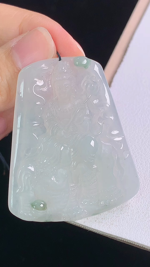 冰飘花观音，无裂，尺寸:48.3-40.6-4.6mm