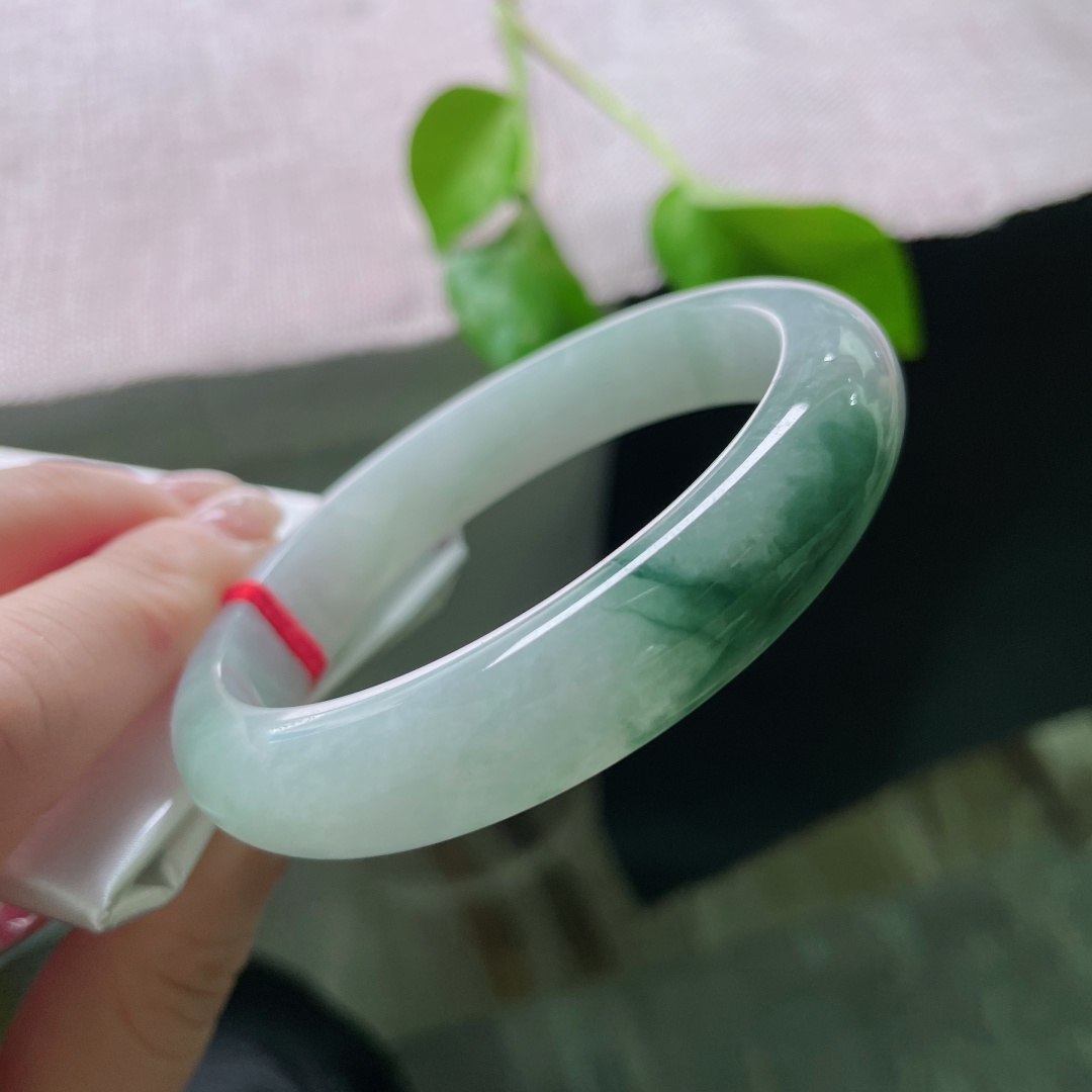 油绿正圈，青白瓷系，水头好，种老，古典婉约，皮纹，ss58141a