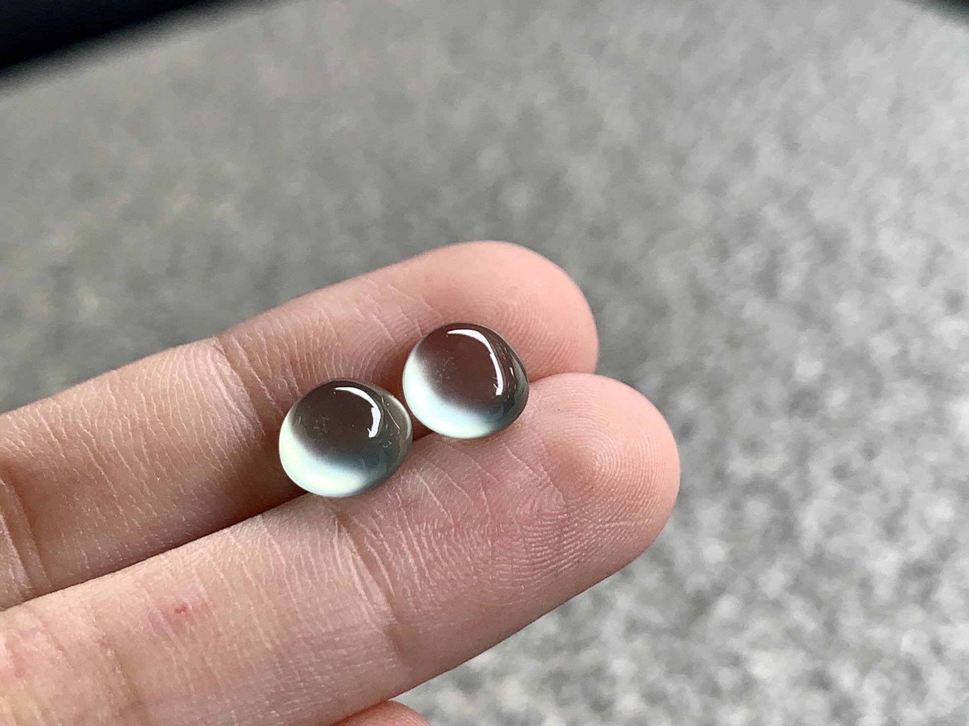 高冰蛋面一对，尺寸：7.4×7×4/7.5×4.4