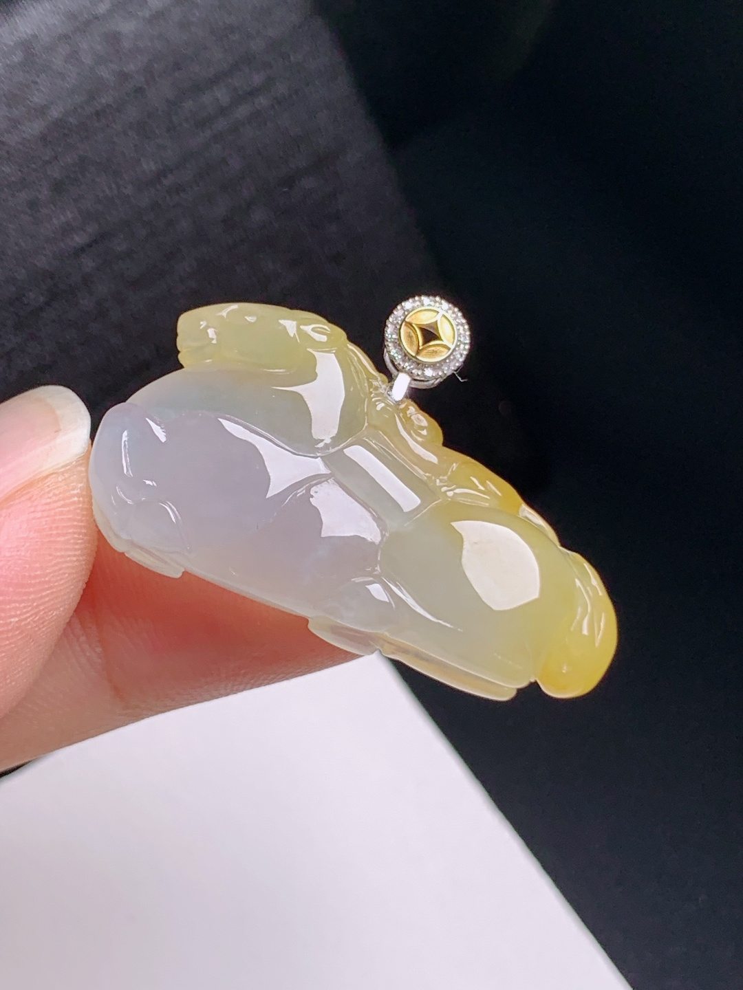黄翡唐马吊坠，水润通透，雕工立体，马到功成，裸石18.3-33.8-7.922.6，083108