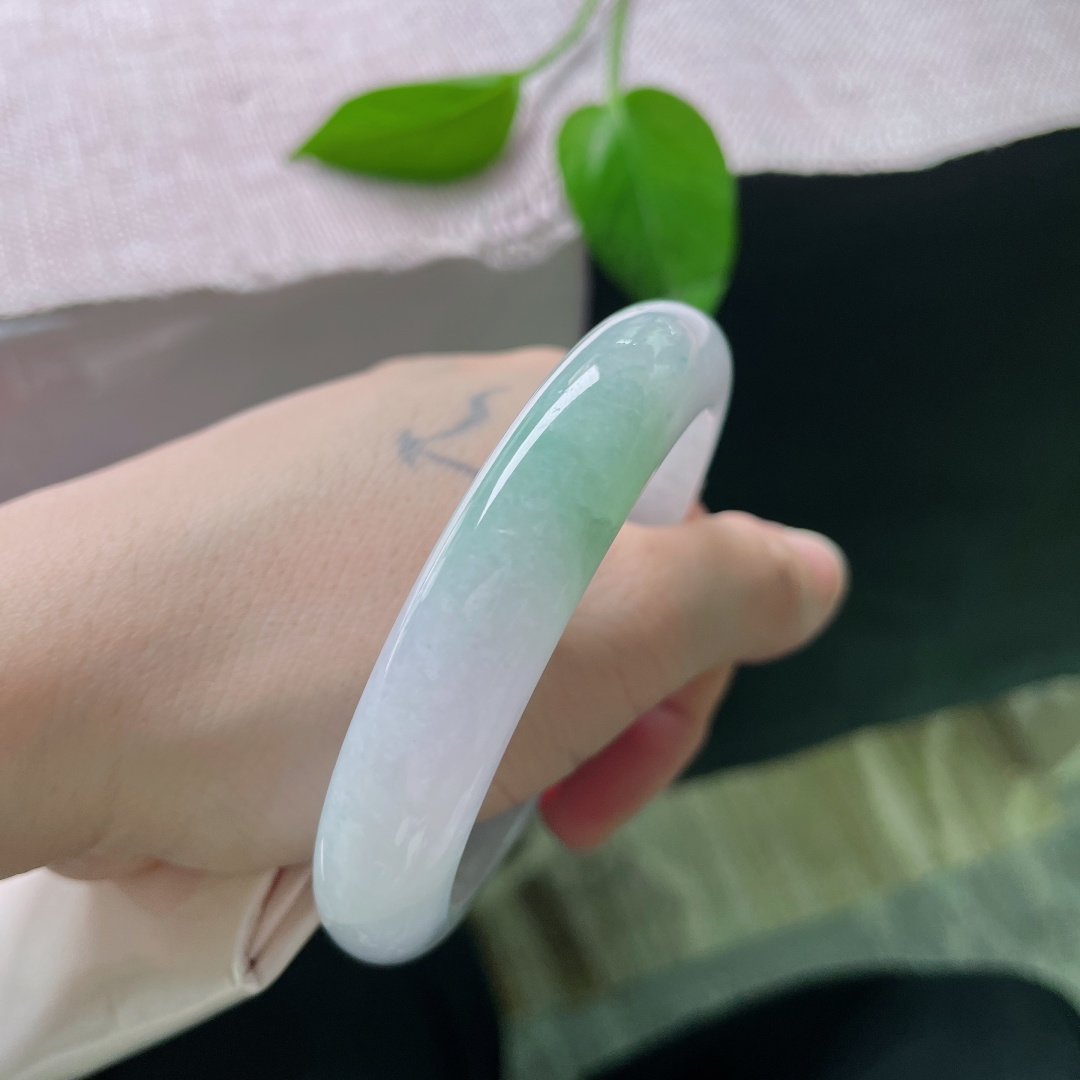 春彩正圈，冰润细腻，色彩斑斓，优雅大方，甜美，有棉线，ss57711a