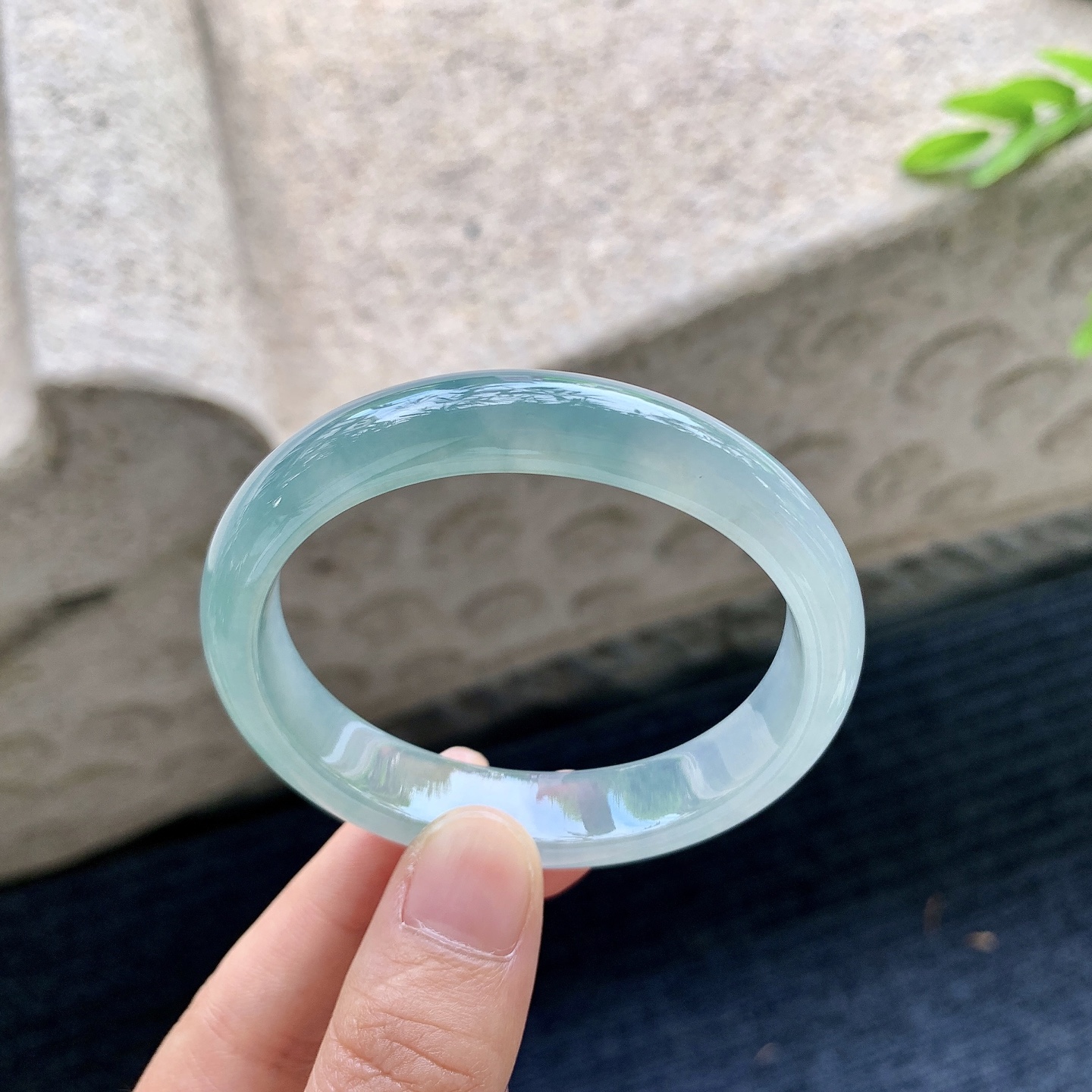 糯冰晴蓝，水润，种老，细腻，打灯有棉线