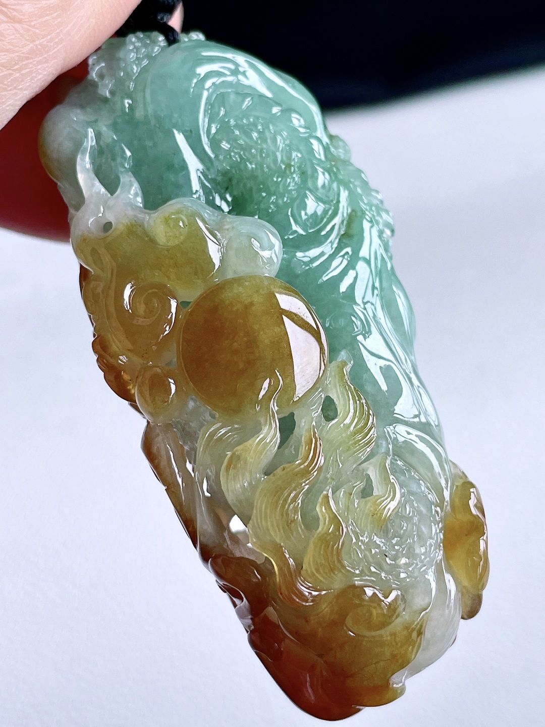 冰黄翡龙牌双彩大龙牌吊坠，缅料，无裂，性比高，超厚，手把件，尺寸66-30.8-25.6，重量66.3克