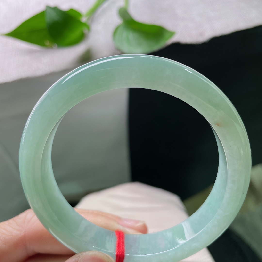 绿底正圈，腕间一抹静谧蓝，清冷又温柔，藏不住的东方雅致。里圈纹，ss58209a