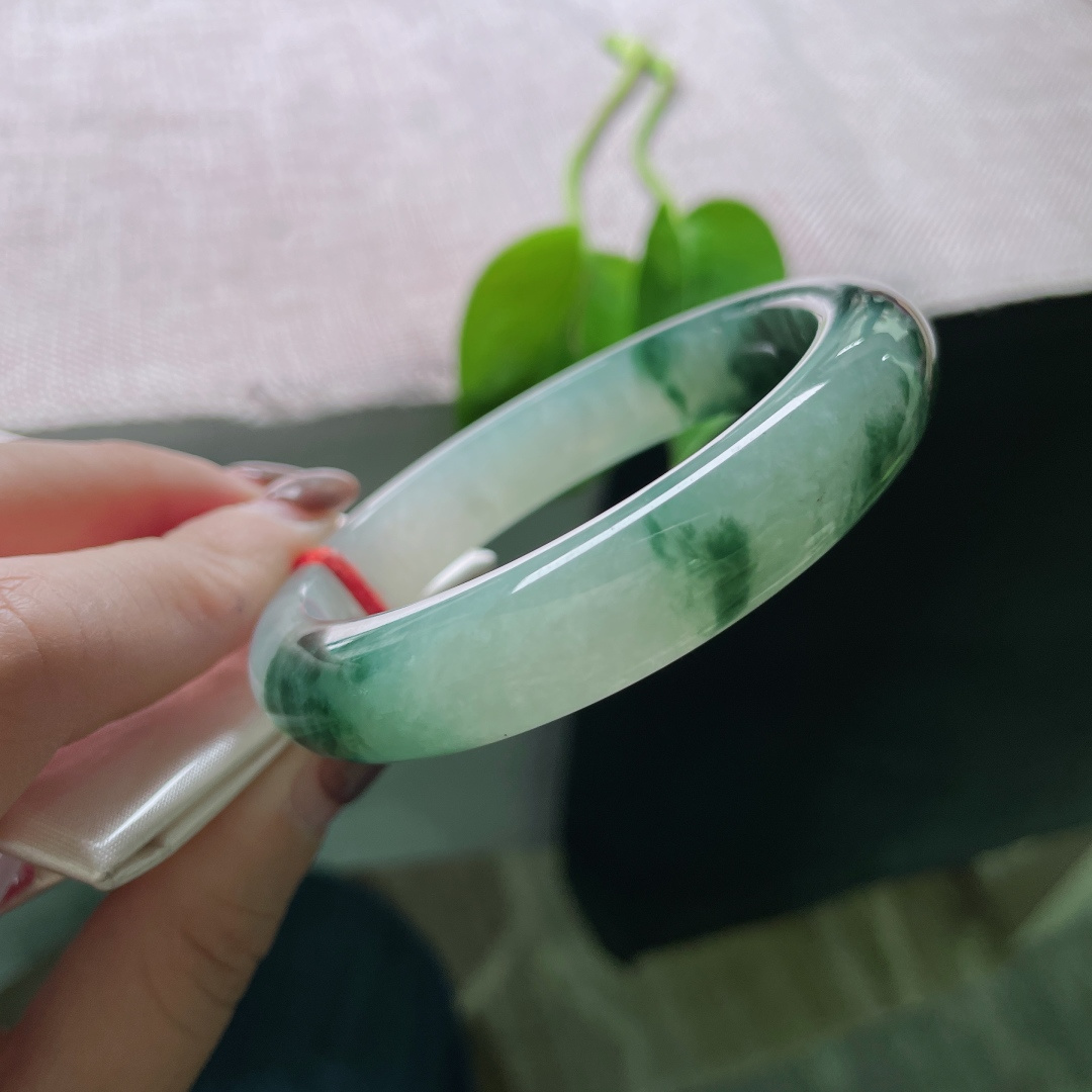 飘花正圈，冰润细腻，种老，悠悠的云里有淡淡的诗，深邃，贵气，无裂，ss58093a