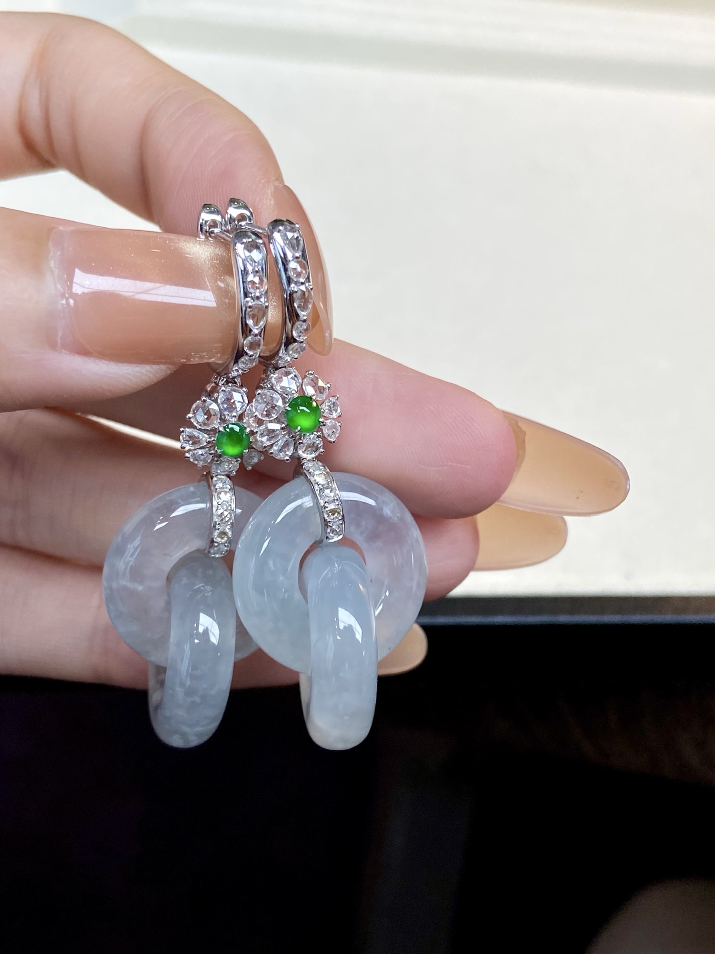 双环耳坠，温柔入耳，把东方温婉韵味焊在身上，谁戴谁好看，一步一摇曳 紫韵流转：51.6，裸石：19.