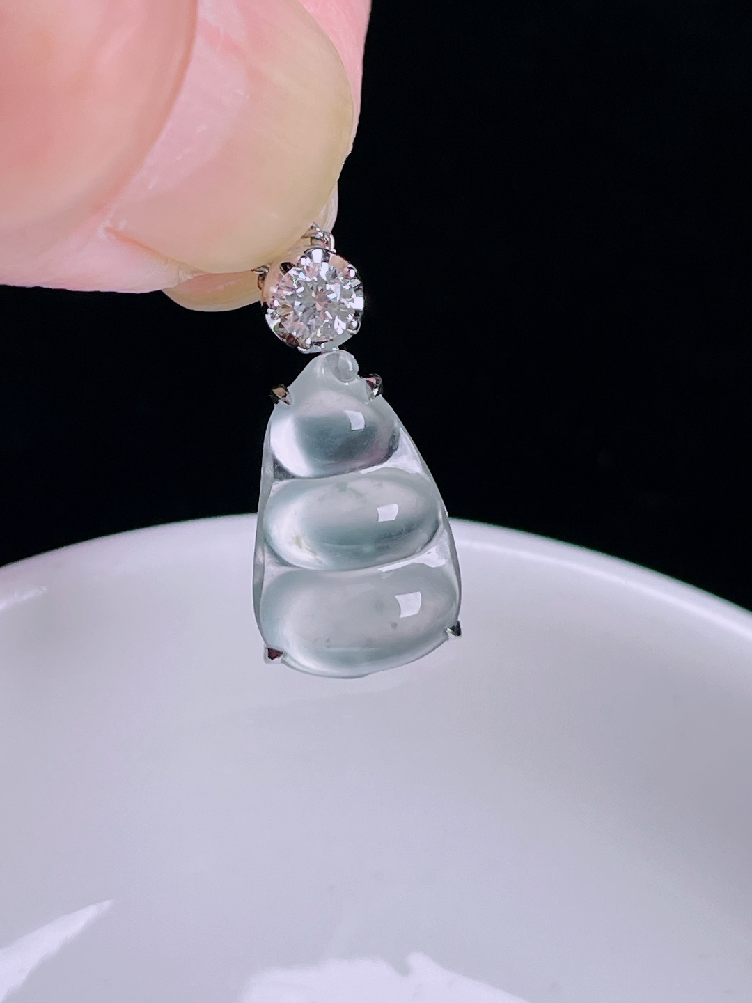高冰豆子福豆，18k镶嵌，老种起光，细底通透，尺寸：21.5/10.4/6.6mm