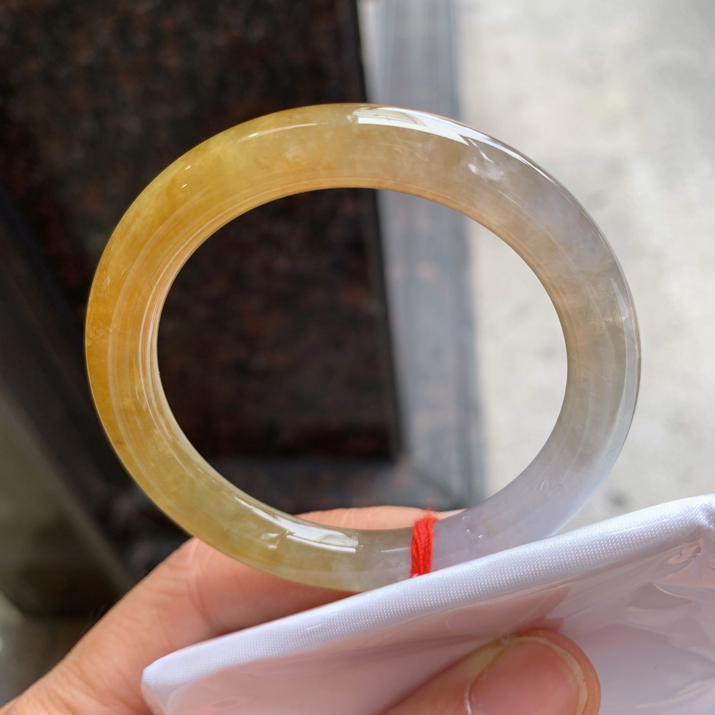 圆条冰黄翡 表皮微瑕疵 尺寸：49.5/8