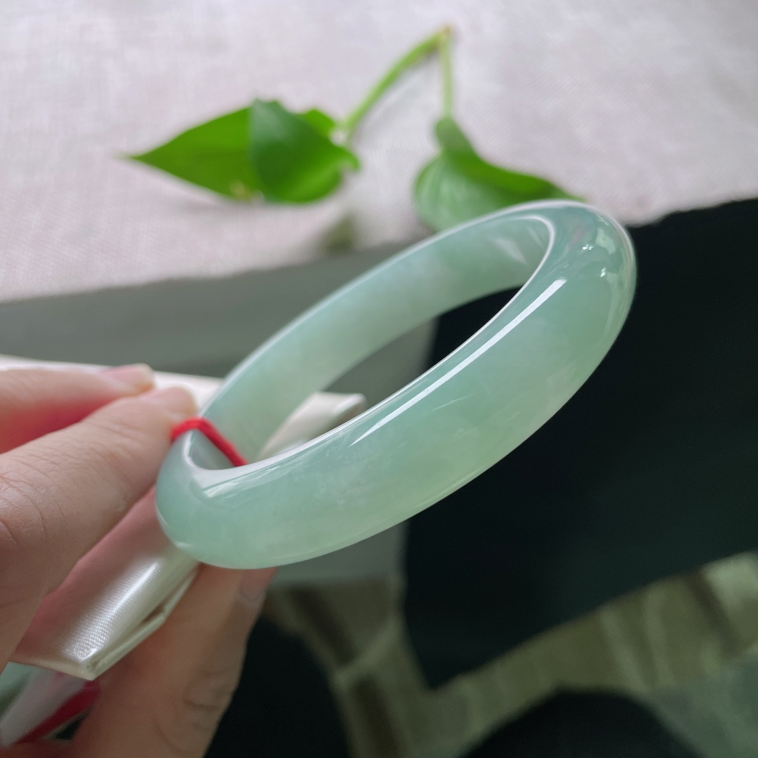 绿底正圈，腕间一抹静谧蓝，清冷又温柔，藏不住的东方雅致。里圈纹，ss58209a